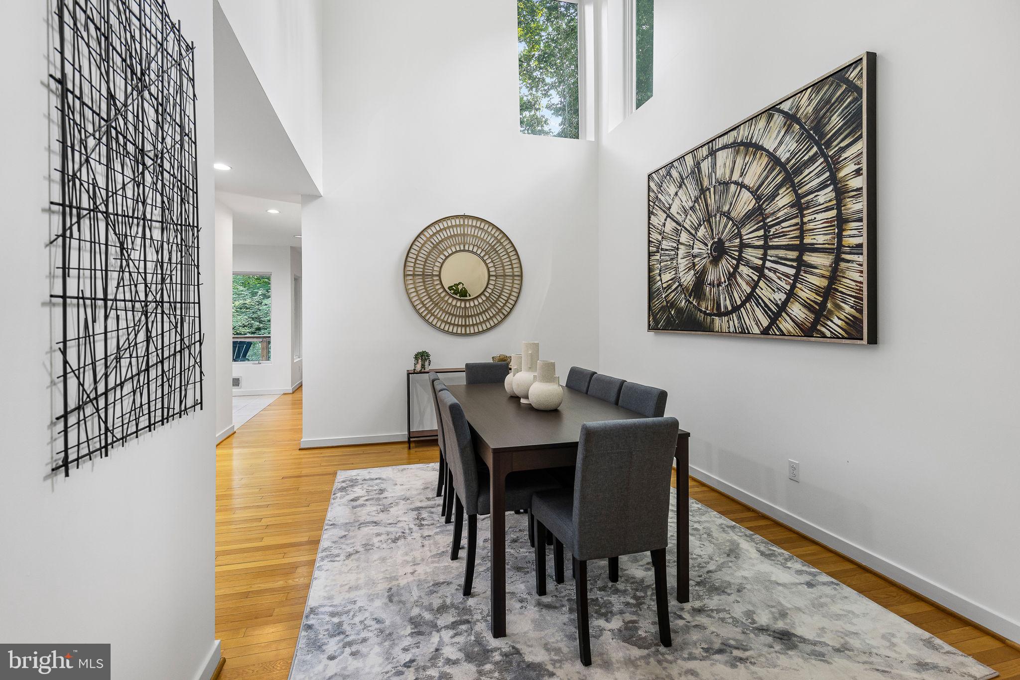 LAKE BARCROFT - Residential