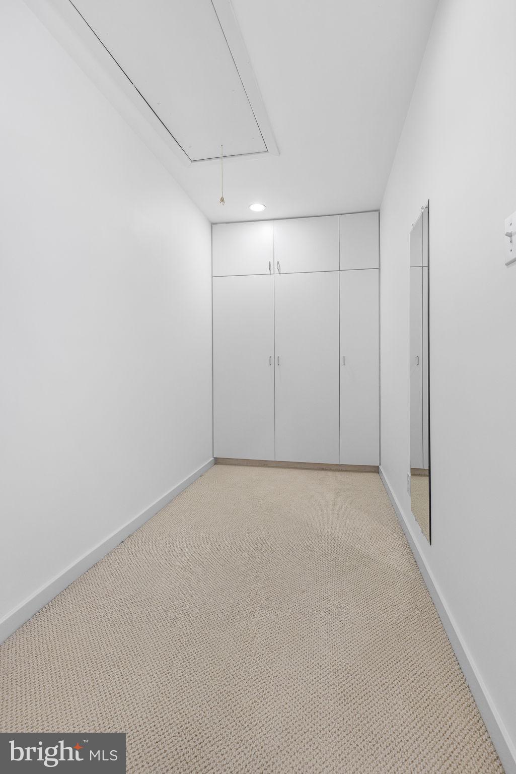 LAKE BARCROFT - Residential