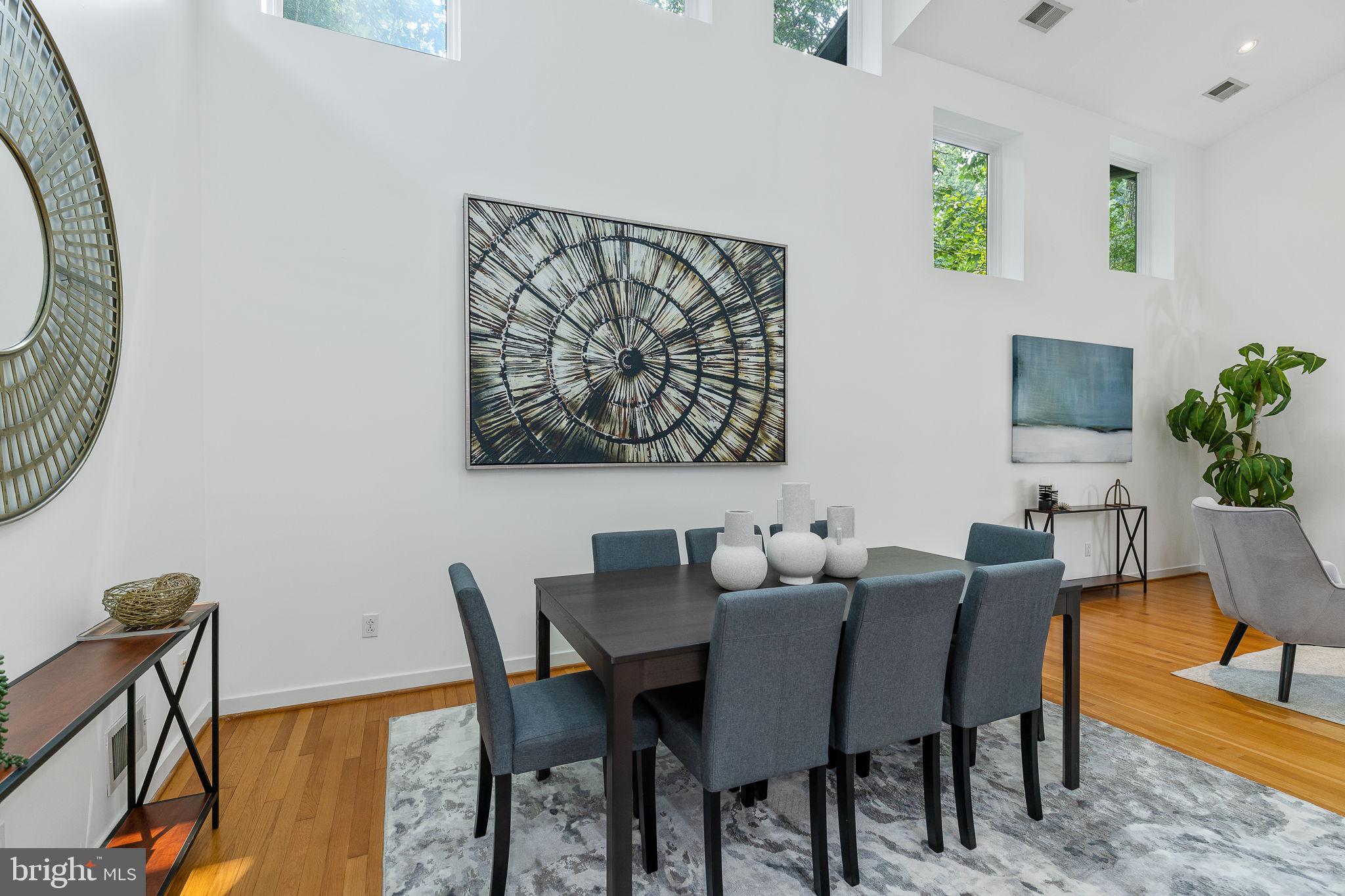 LAKE BARCROFT - Residential