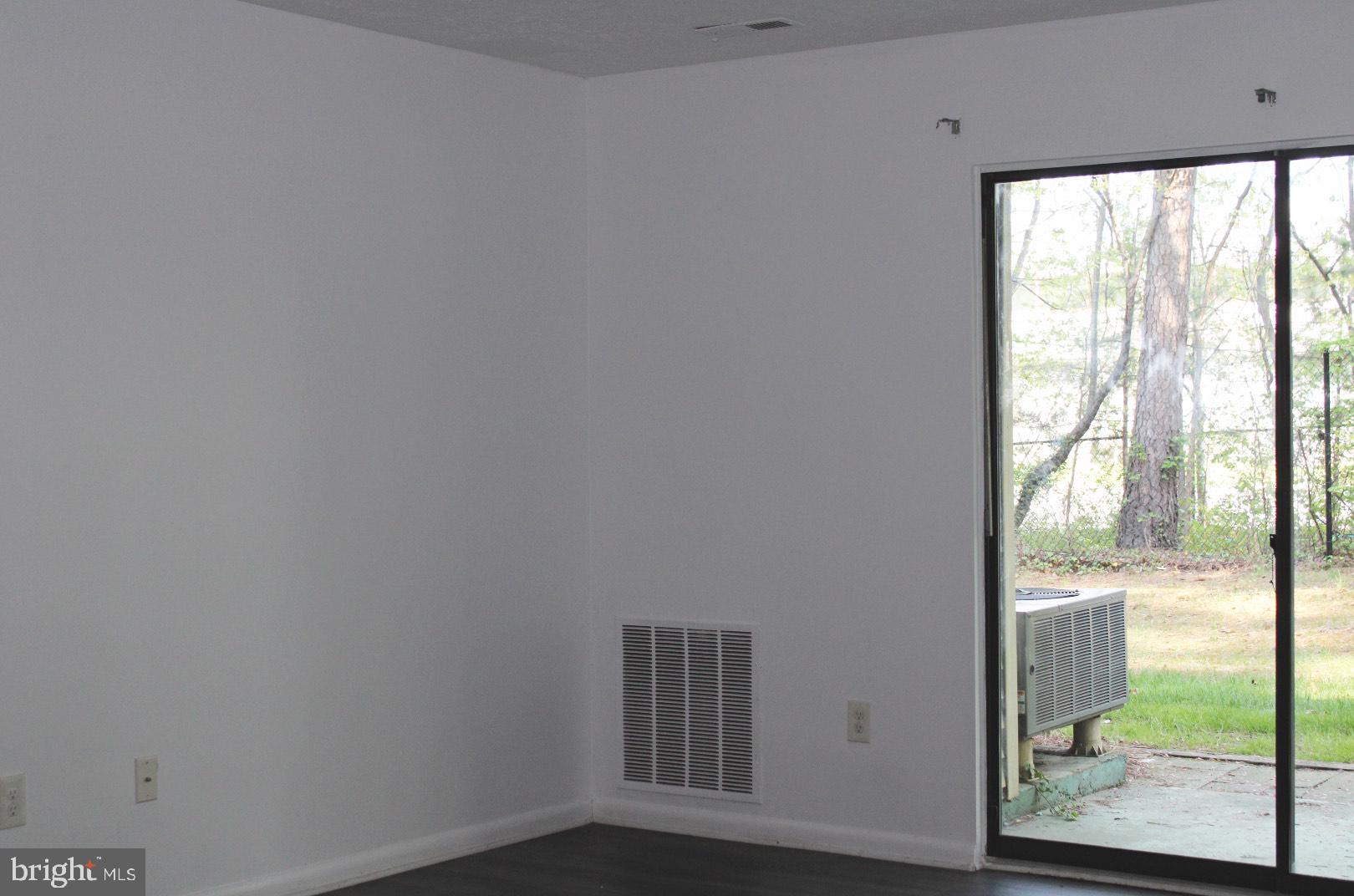 MAGNOLIA WOODS CONDOMINIUMS - Residential Lease