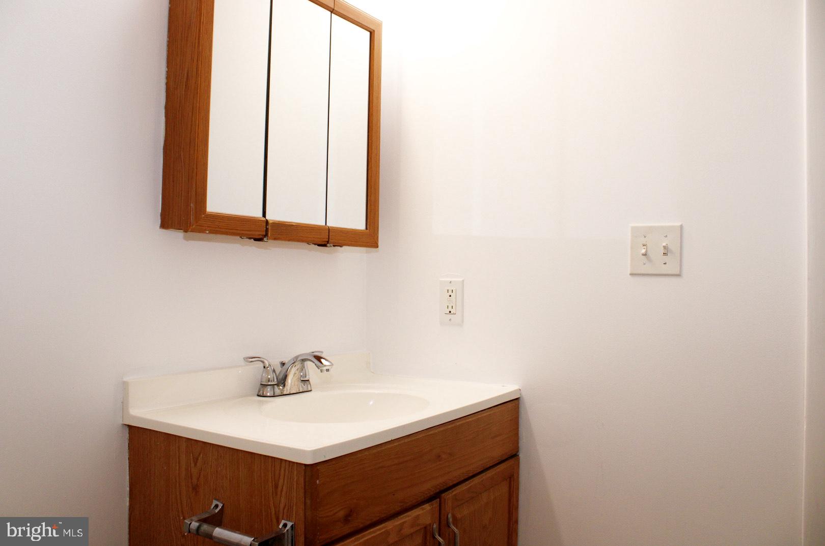 MAGNOLIA WOODS CONDOMINIUMS - Residential Lease