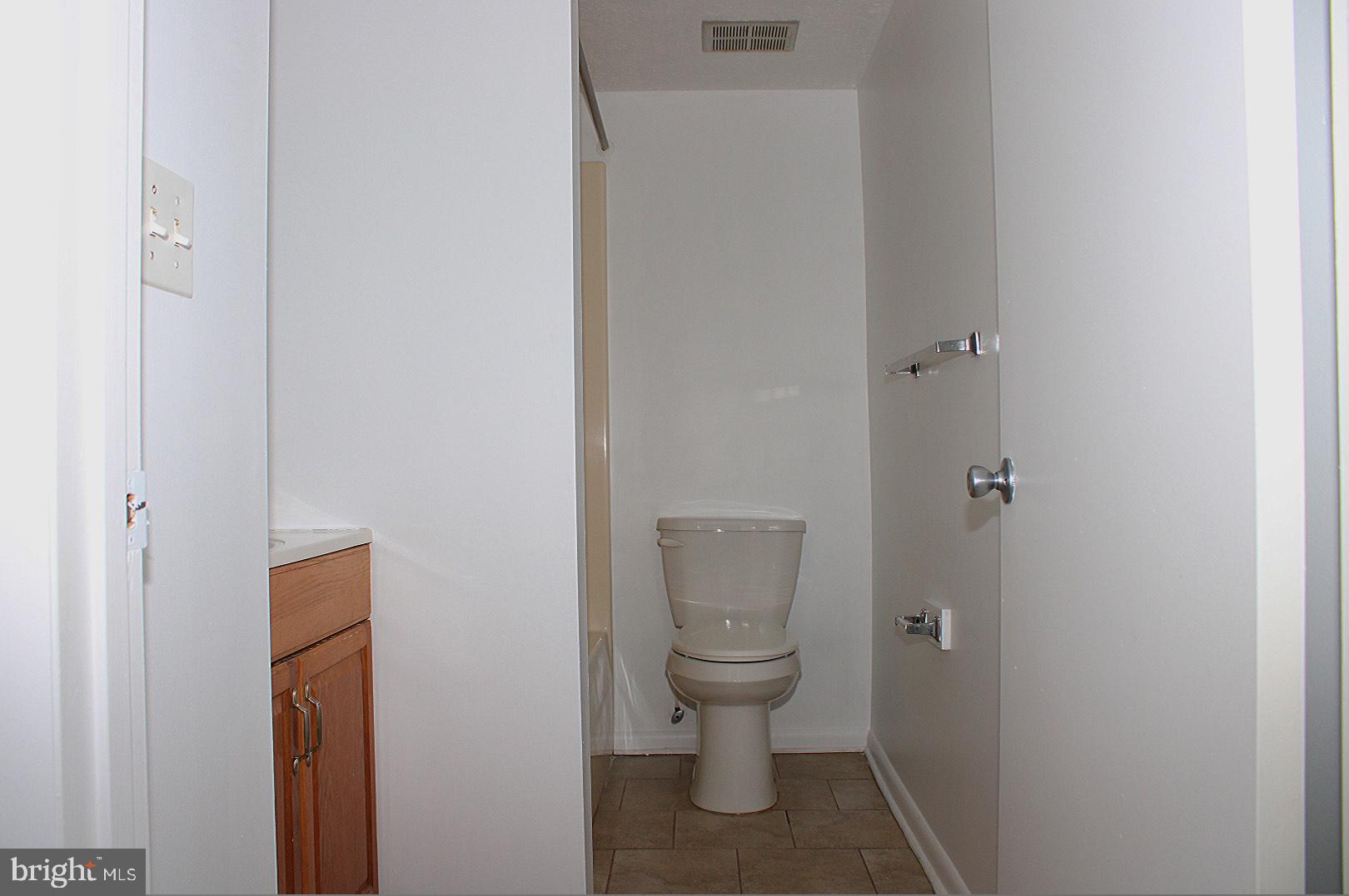 MAGNOLIA WOODS CONDOMINIUMS - Residential Lease