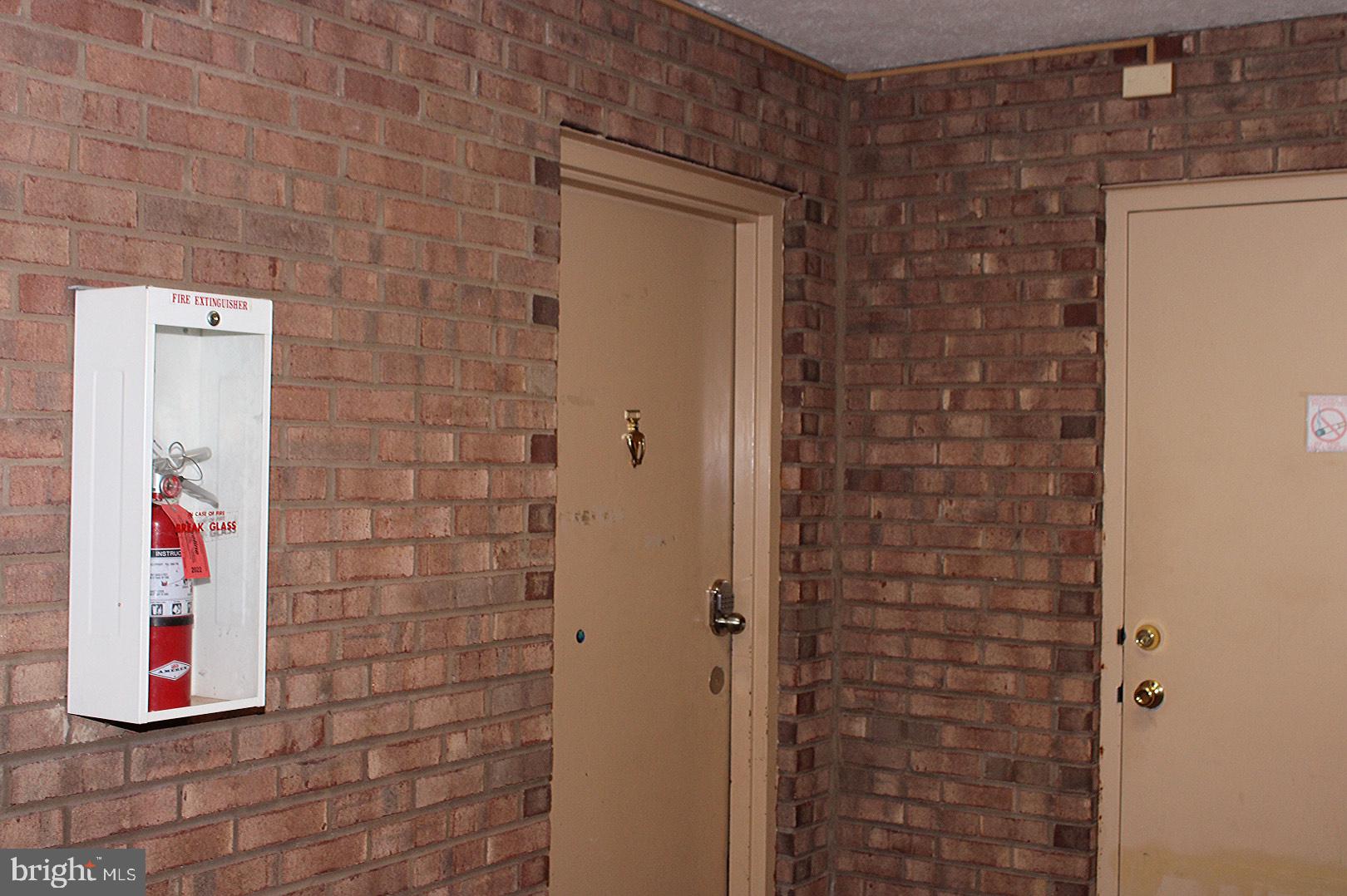 MAGNOLIA WOODS CONDOMINIUMS - Residential Lease