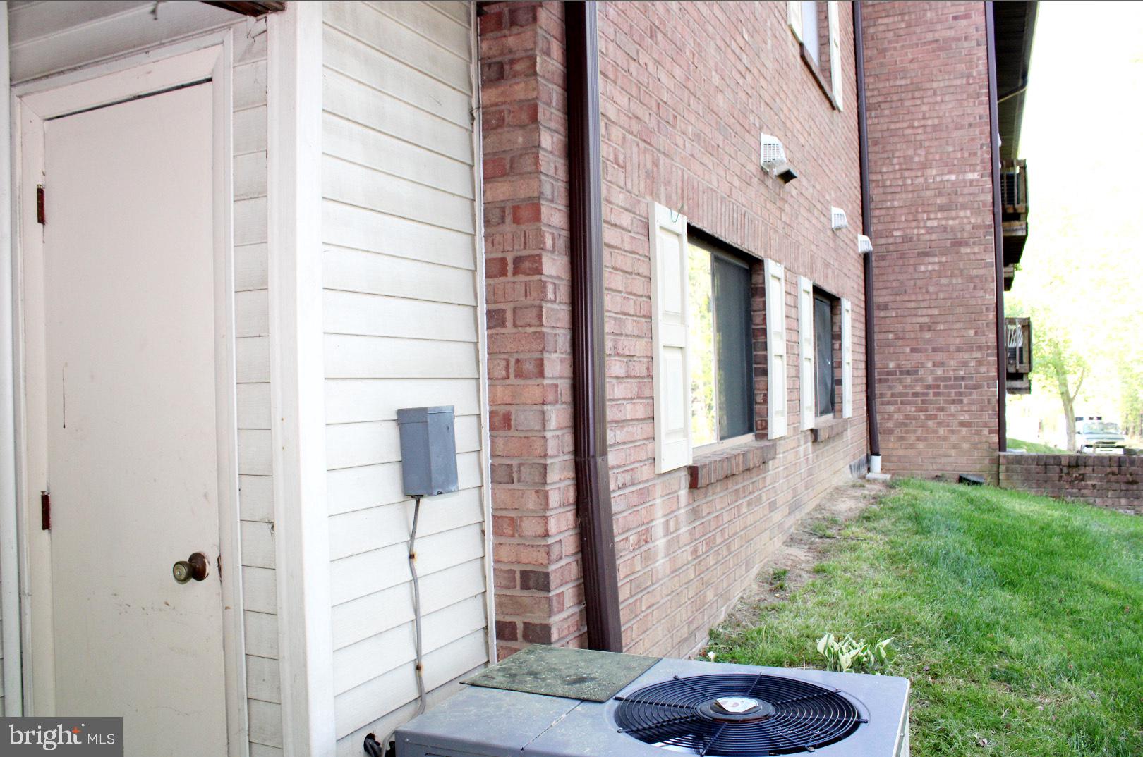 MAGNOLIA WOODS CONDOMINIUMS - Residential Lease