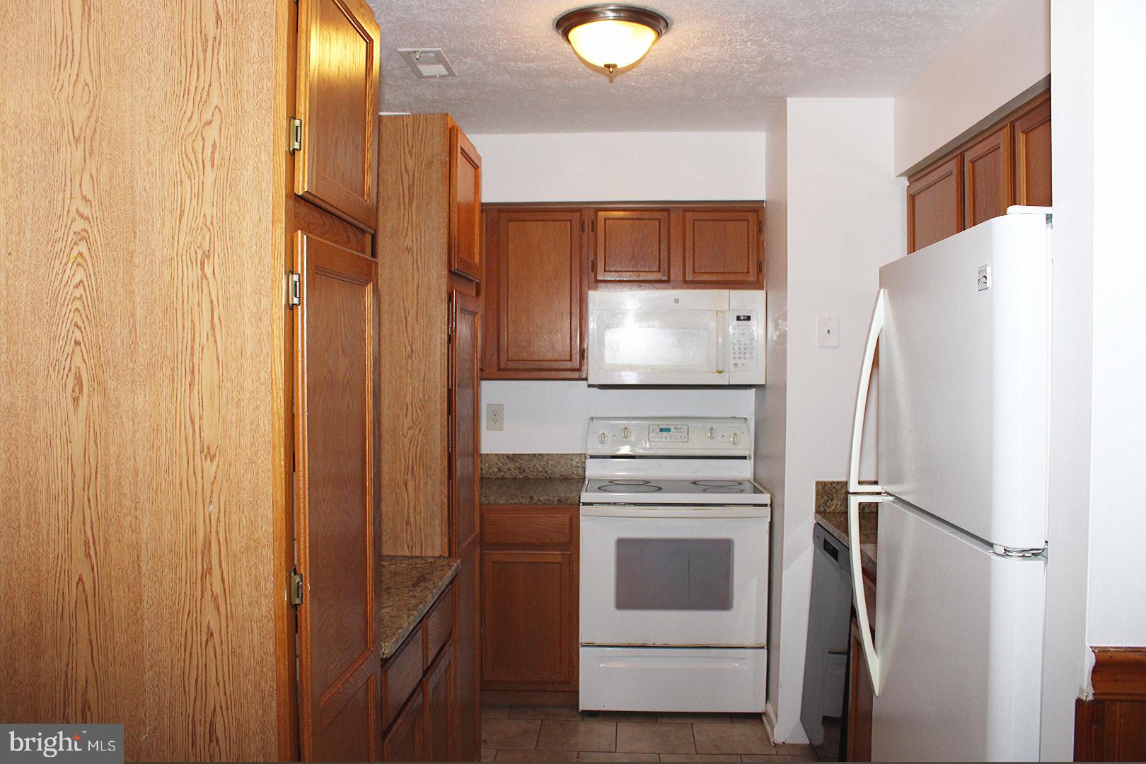 MAGNOLIA WOODS CONDOMINIUMS - Residential Lease