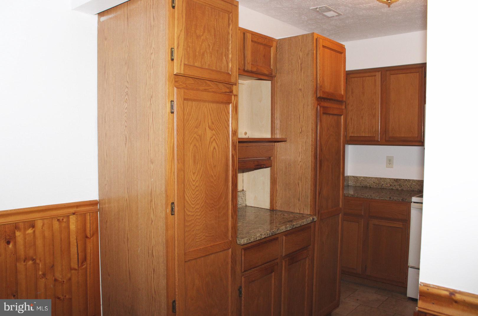 MAGNOLIA WOODS CONDOMINIUMS - Residential Lease