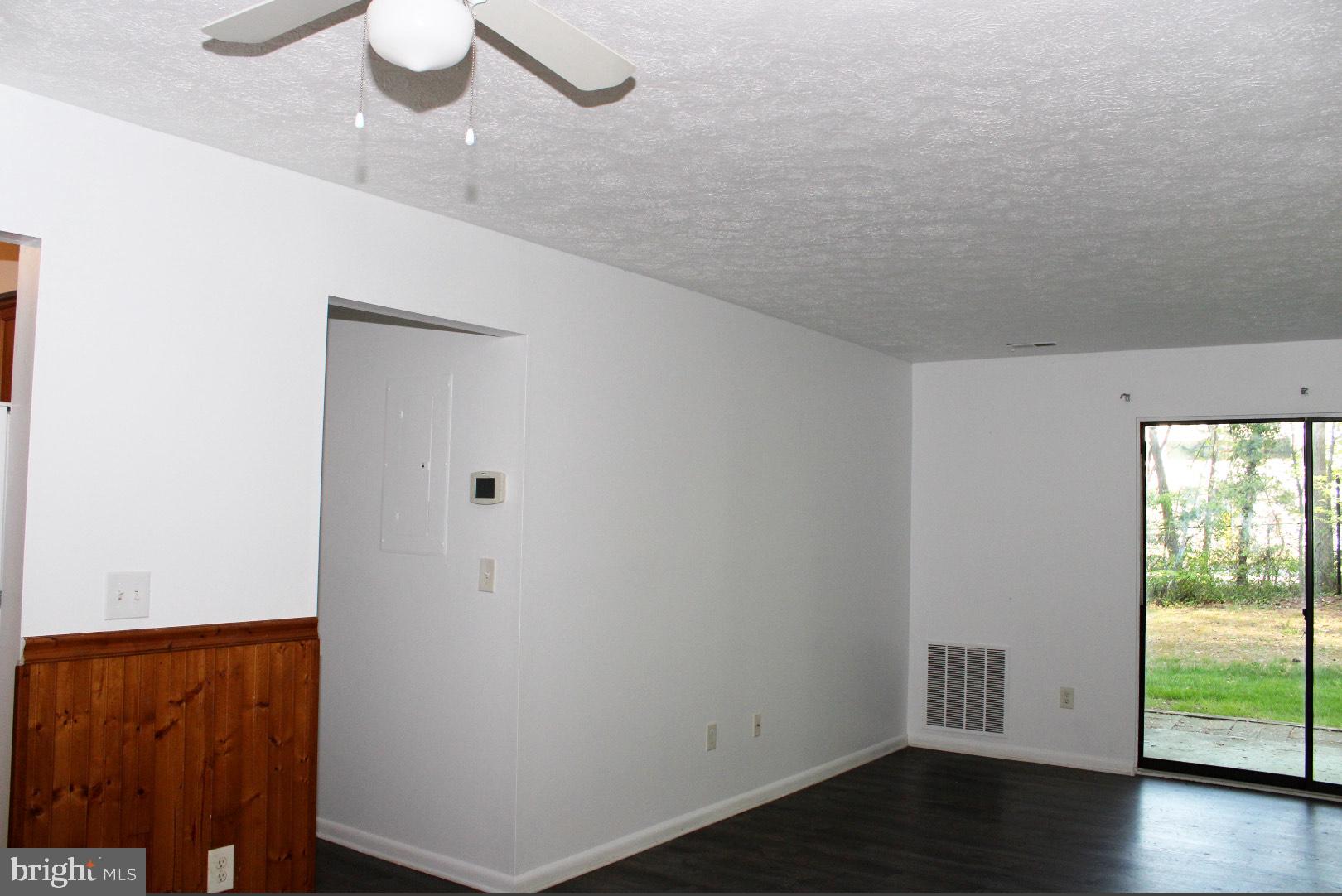 MAGNOLIA WOODS CONDOMINIUMS - Residential Lease