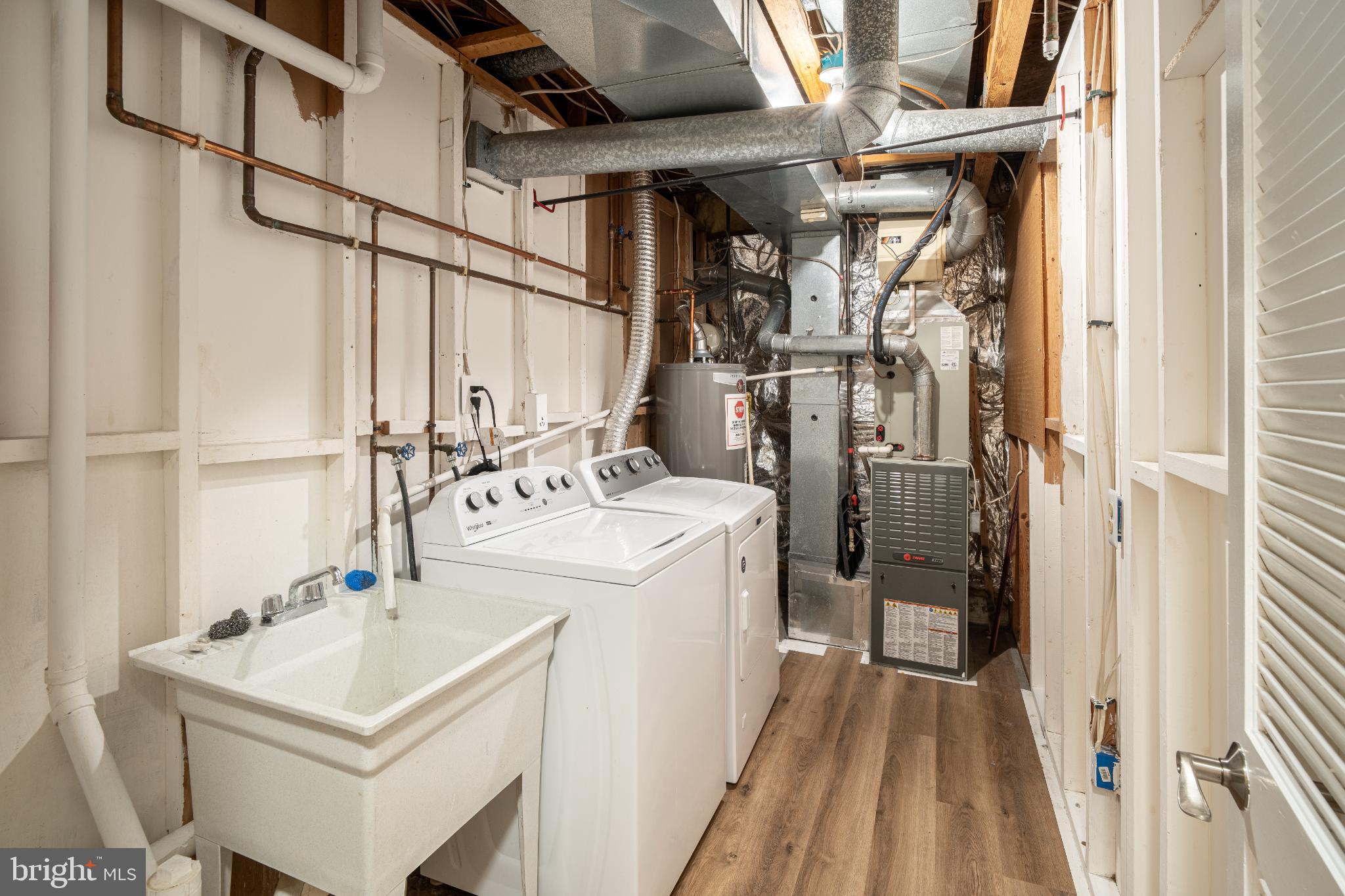 HINES ESTATES - Residential