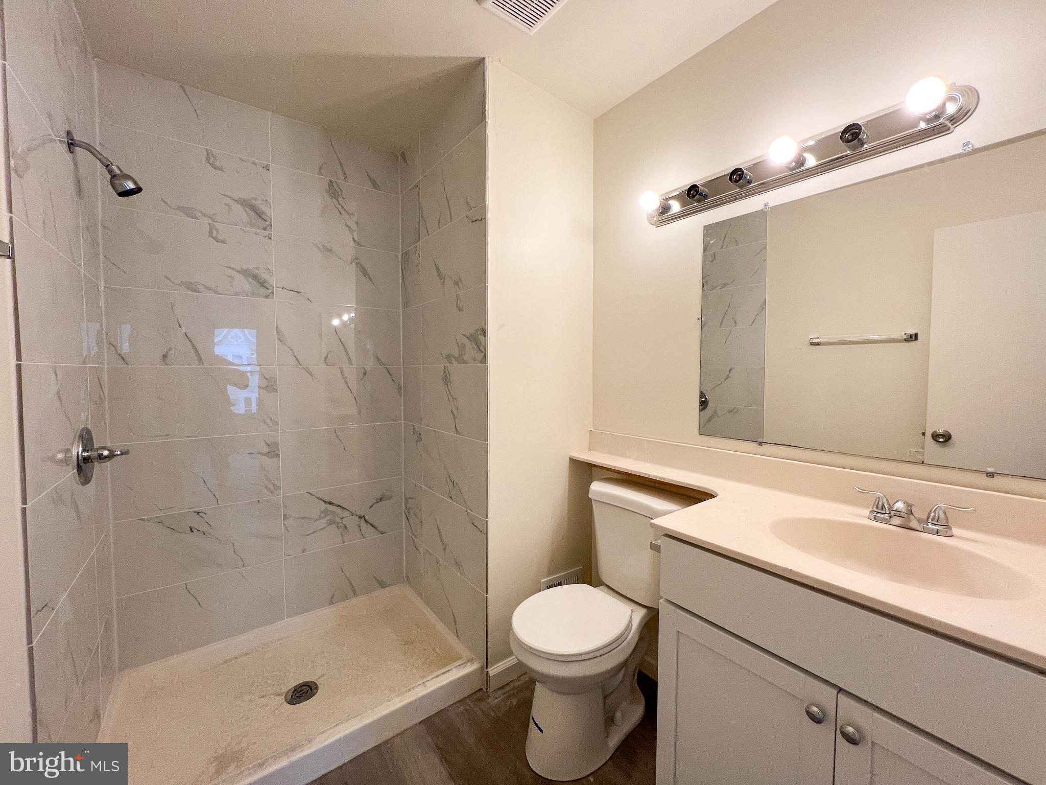 SILVERWOOD - Residential Lease