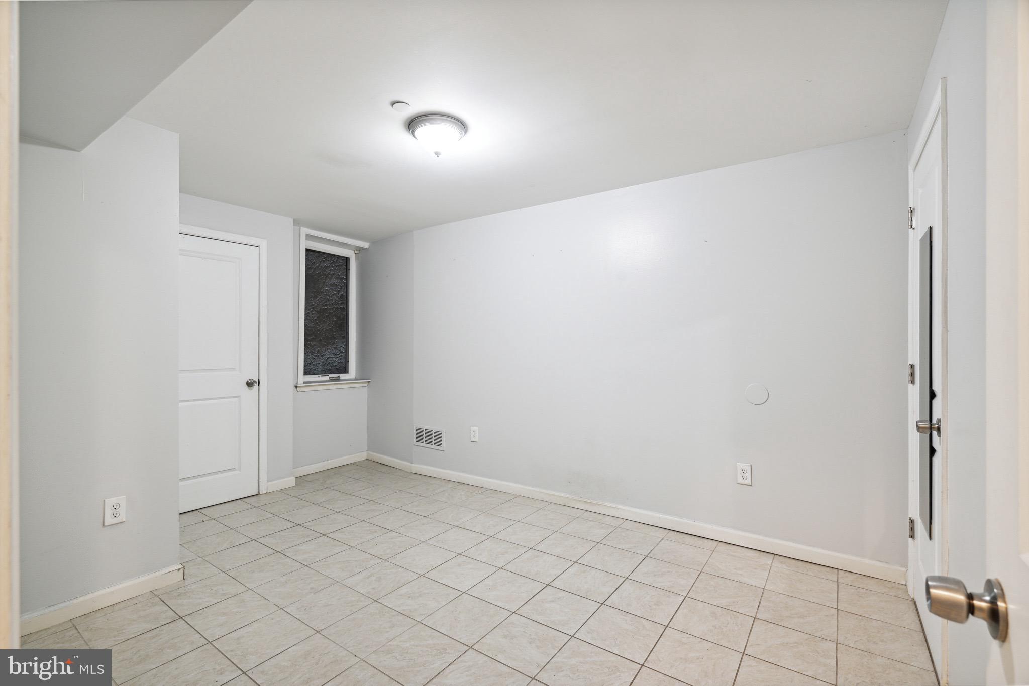 MANTUA - Residential Lease