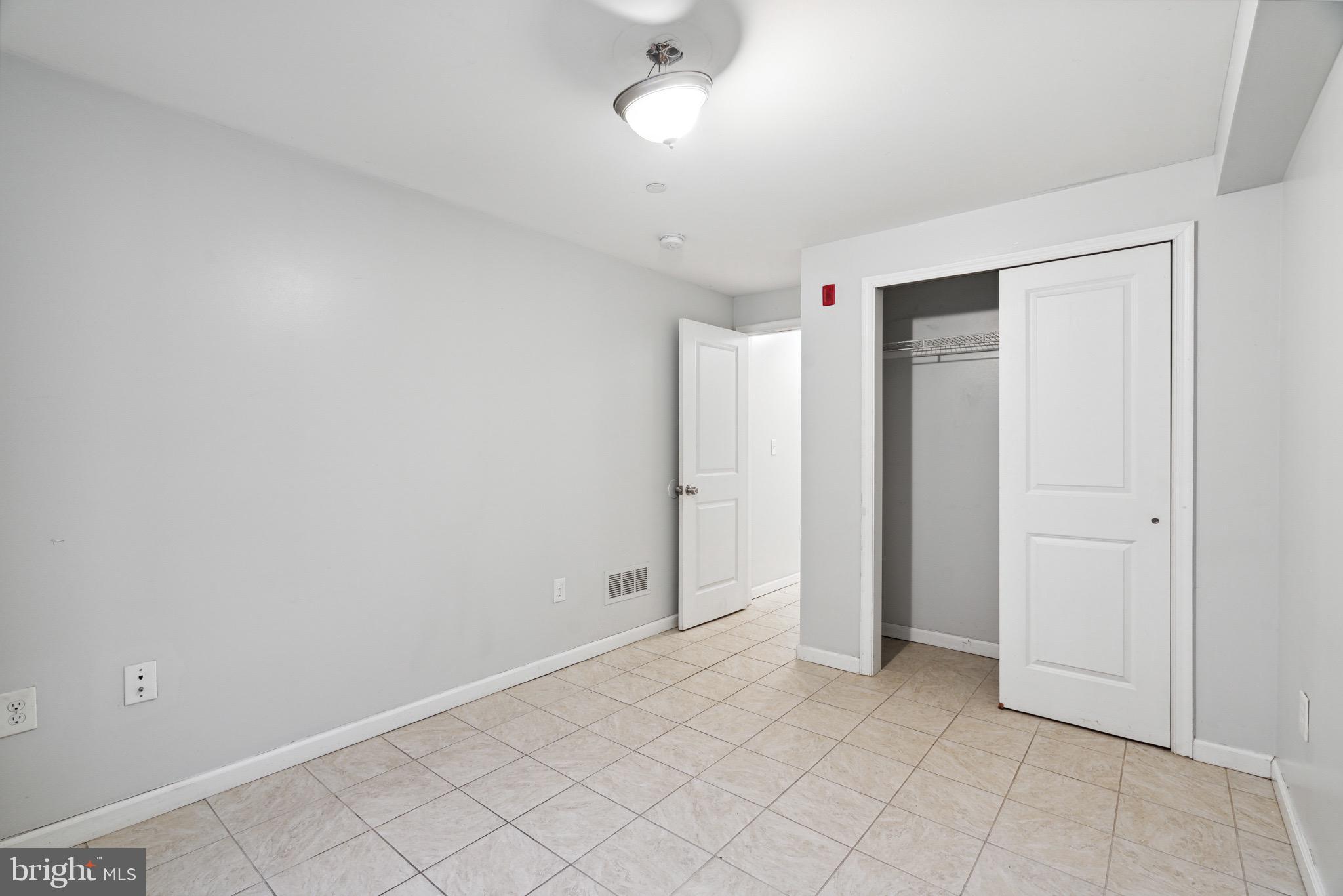 MANTUA - Residential Lease