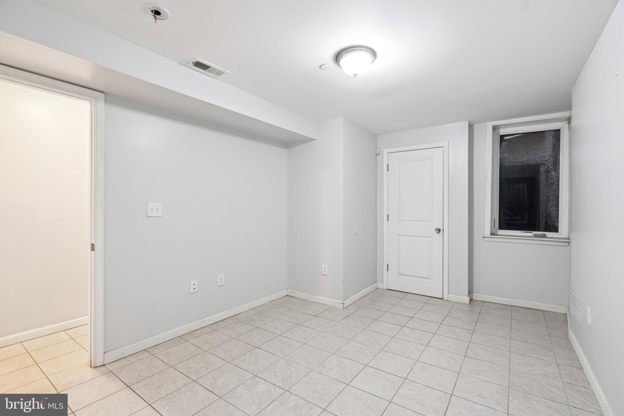 MANTUA - Residential Lease