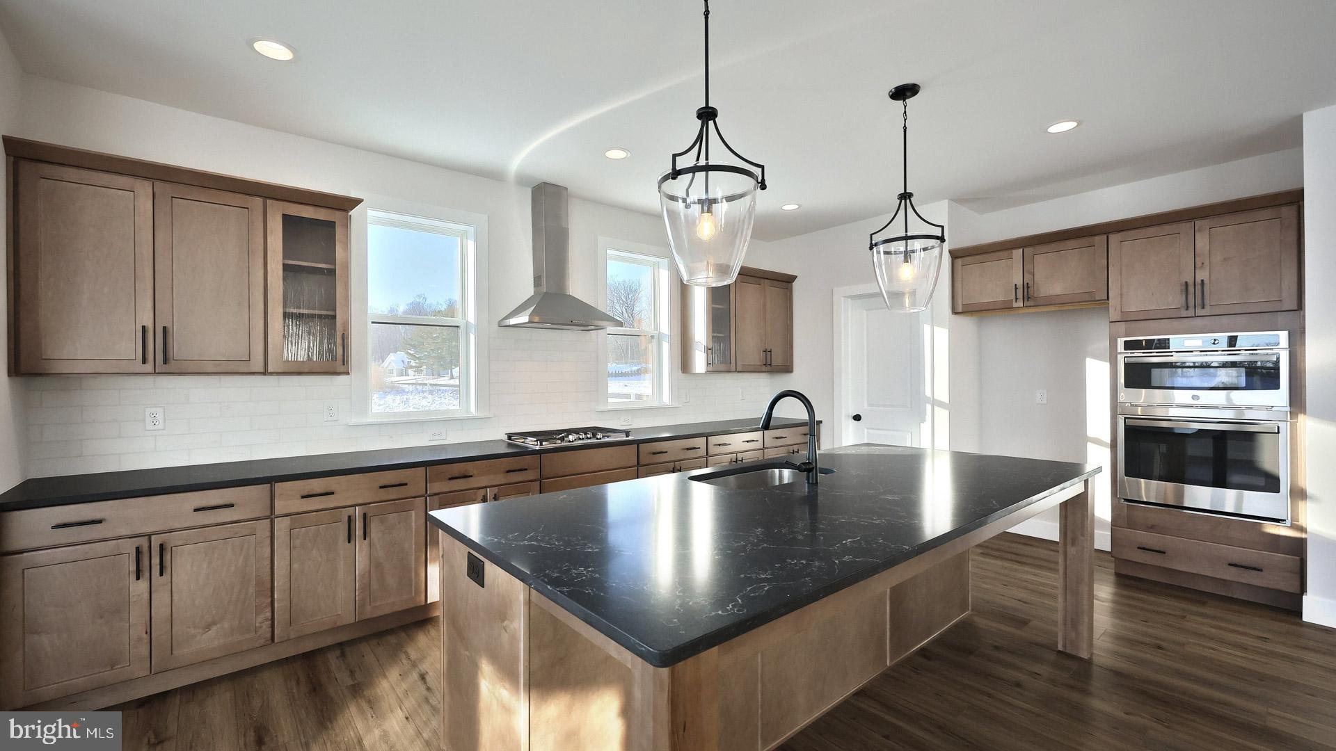 HAWK VALLEY - Residential