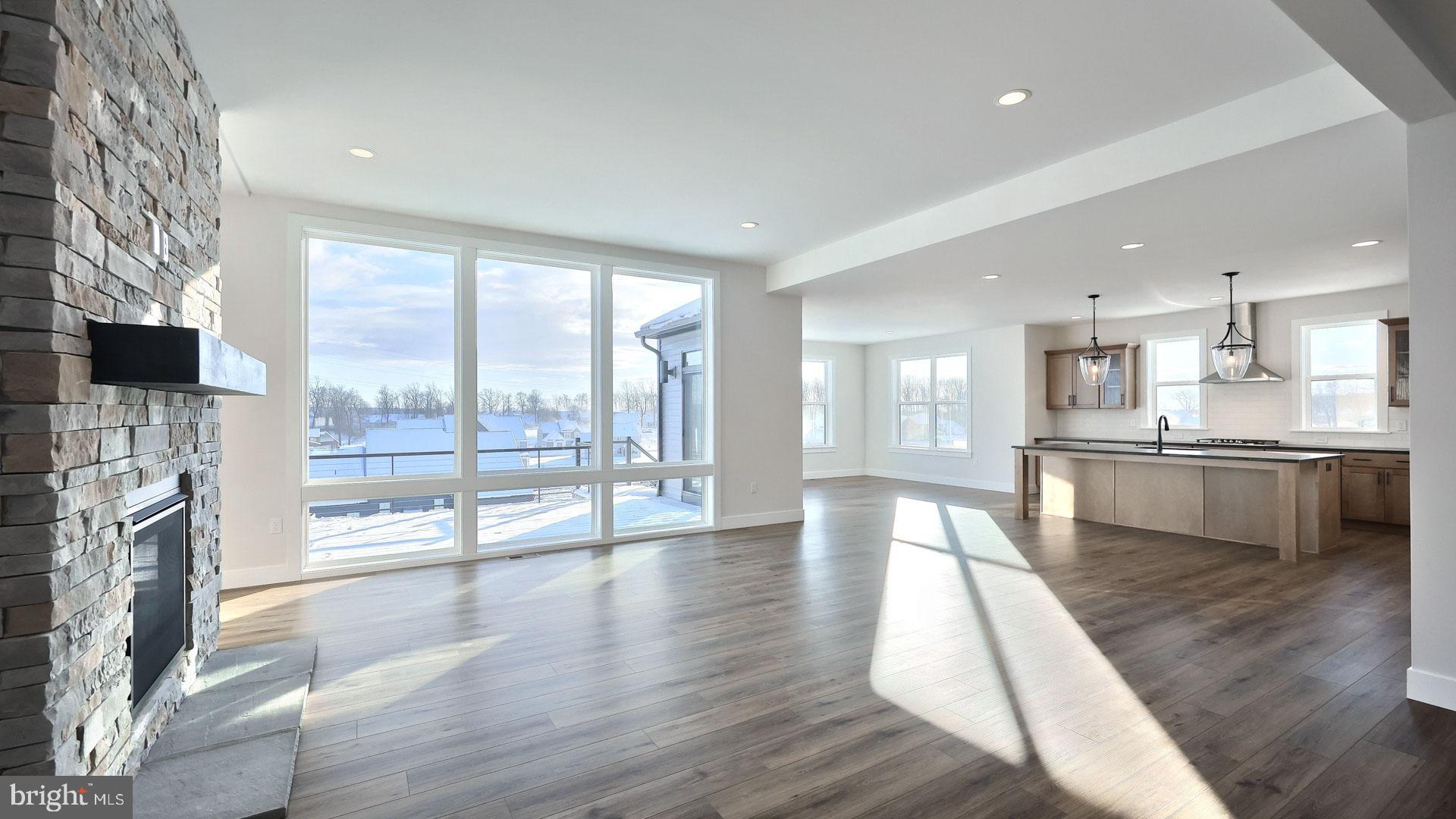 HAWK VALLEY - Residential