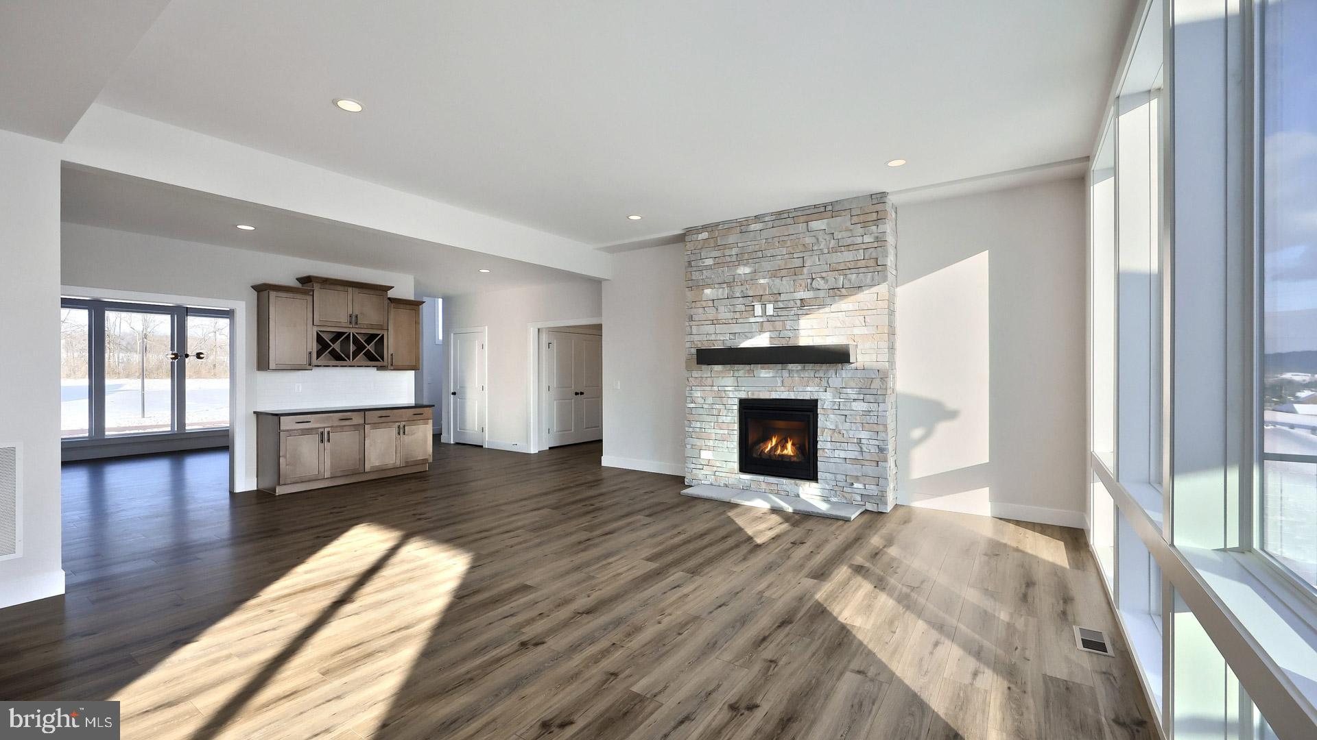 HAWK VALLEY - Residential