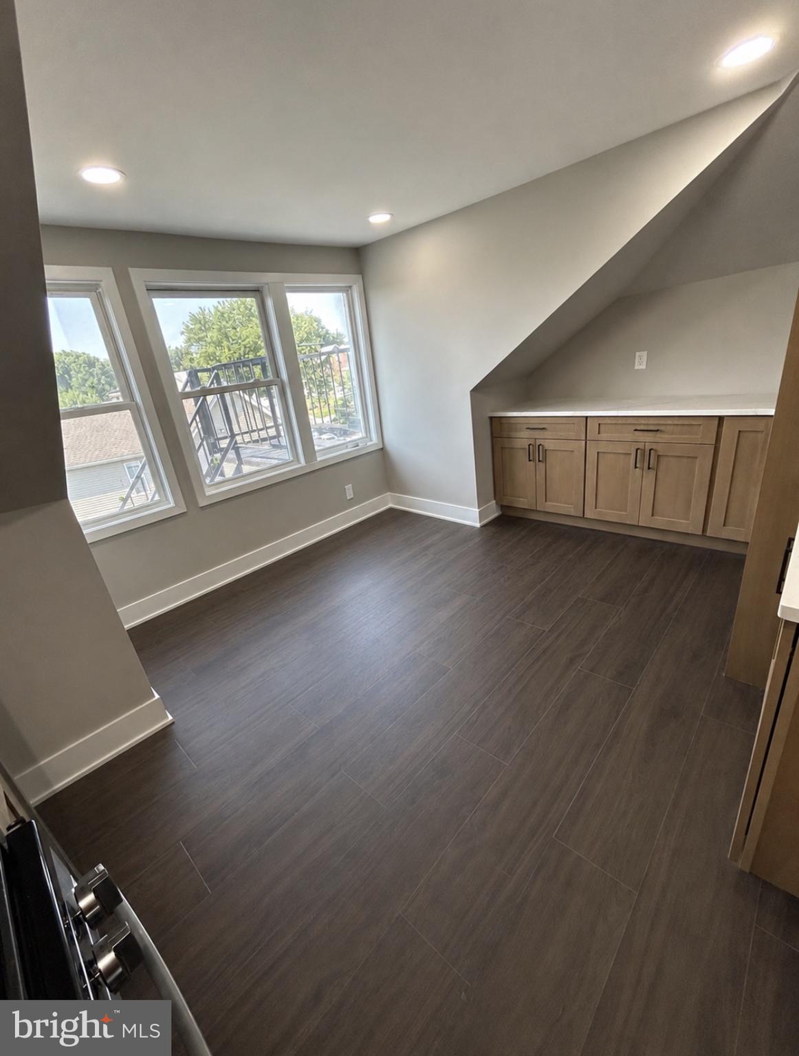 122 BURMONT ROAD 4