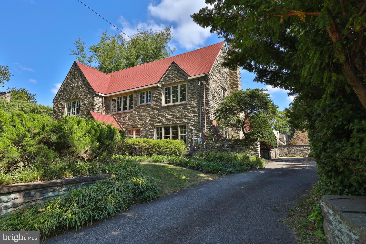 EAST FALLS - Residential