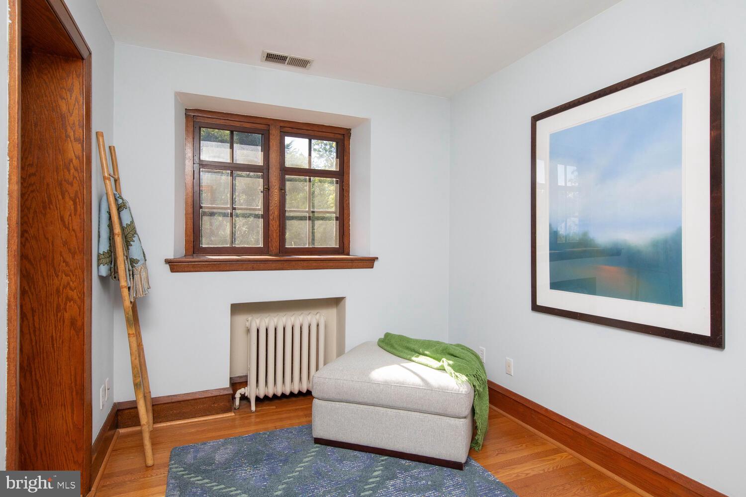 EAST FALLS - Residential