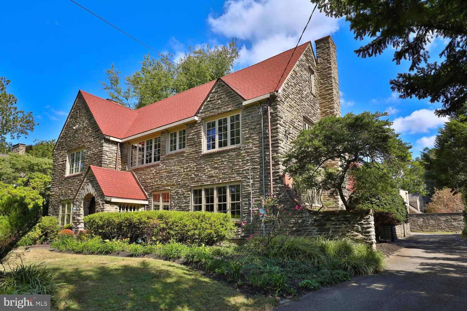 EAST FALLS - Residential