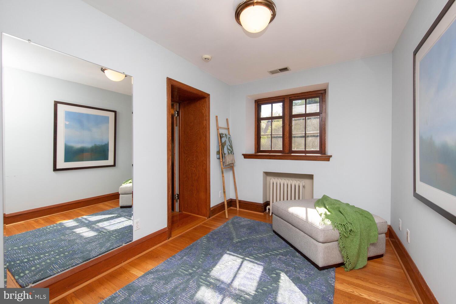 EAST FALLS - Residential