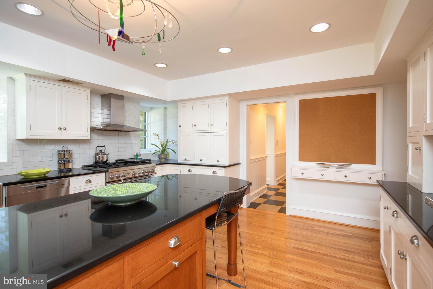 EAST FALLS - Residential