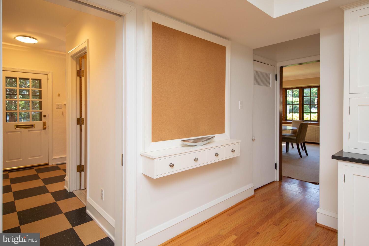 EAST FALLS - Residential