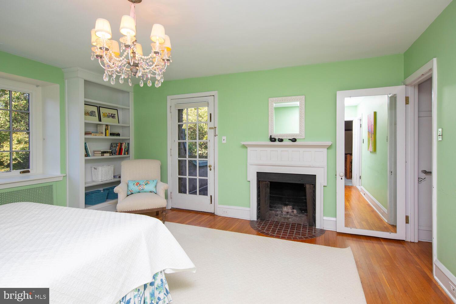 EAST FALLS - Residential