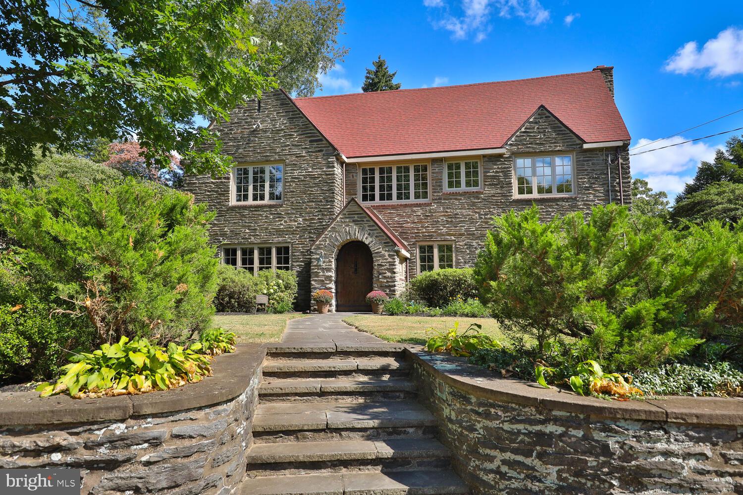 EAST FALLS - Residential