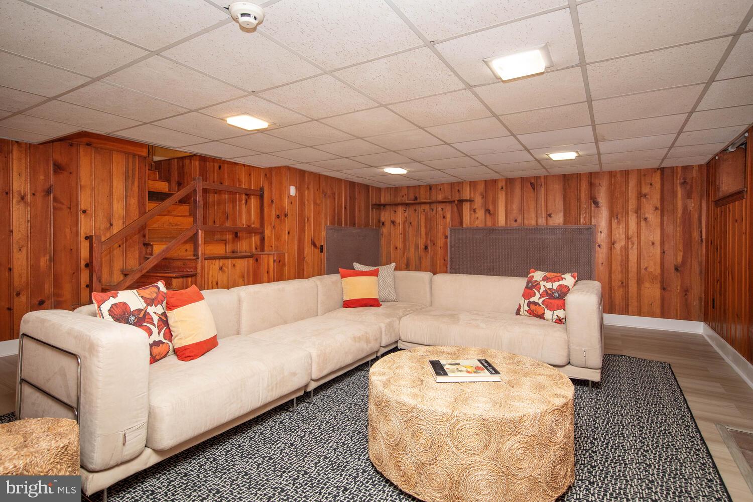 EAST FALLS - Residential