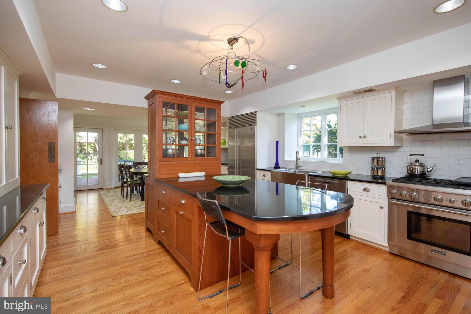 EAST FALLS - Residential