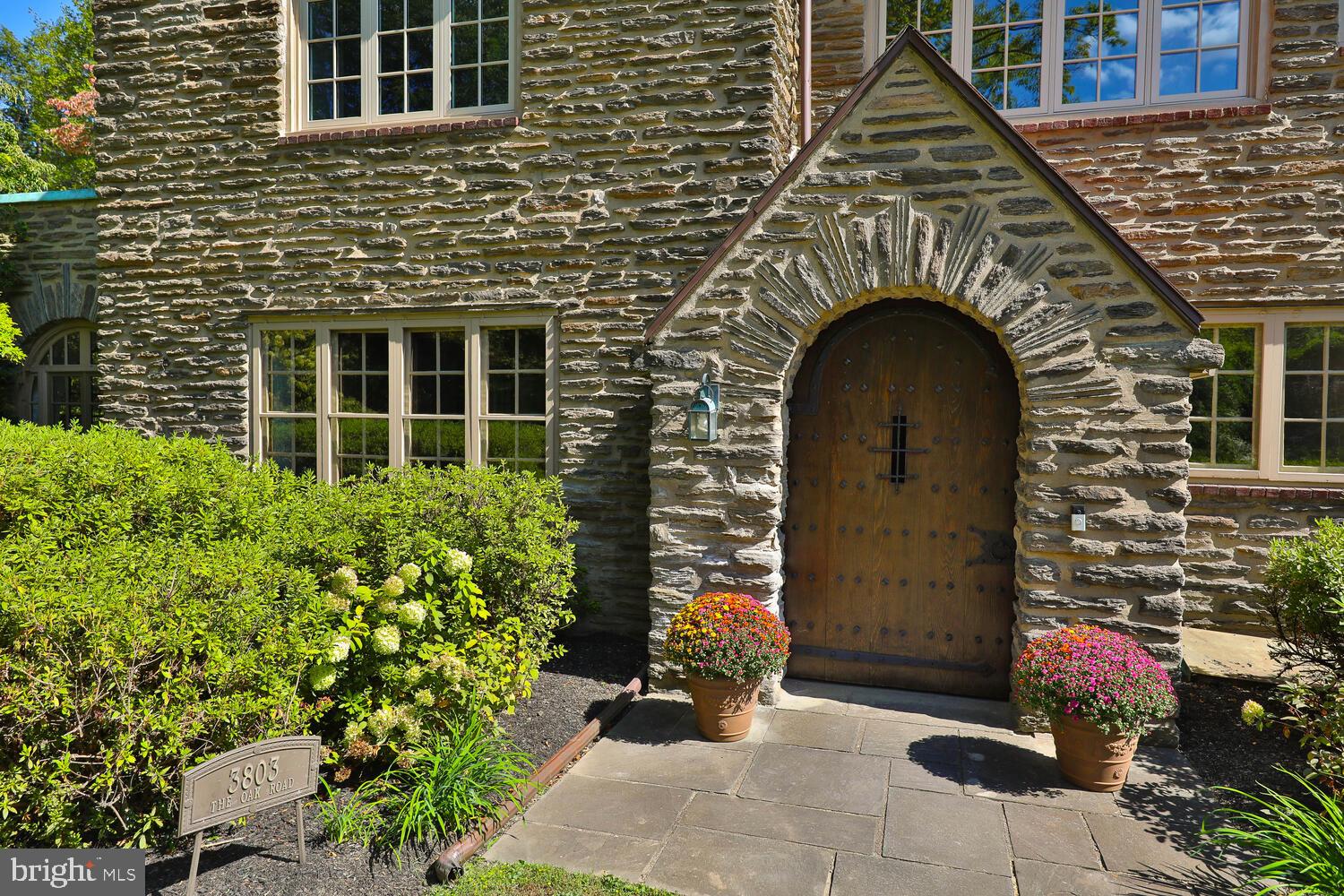 EAST FALLS - Residential