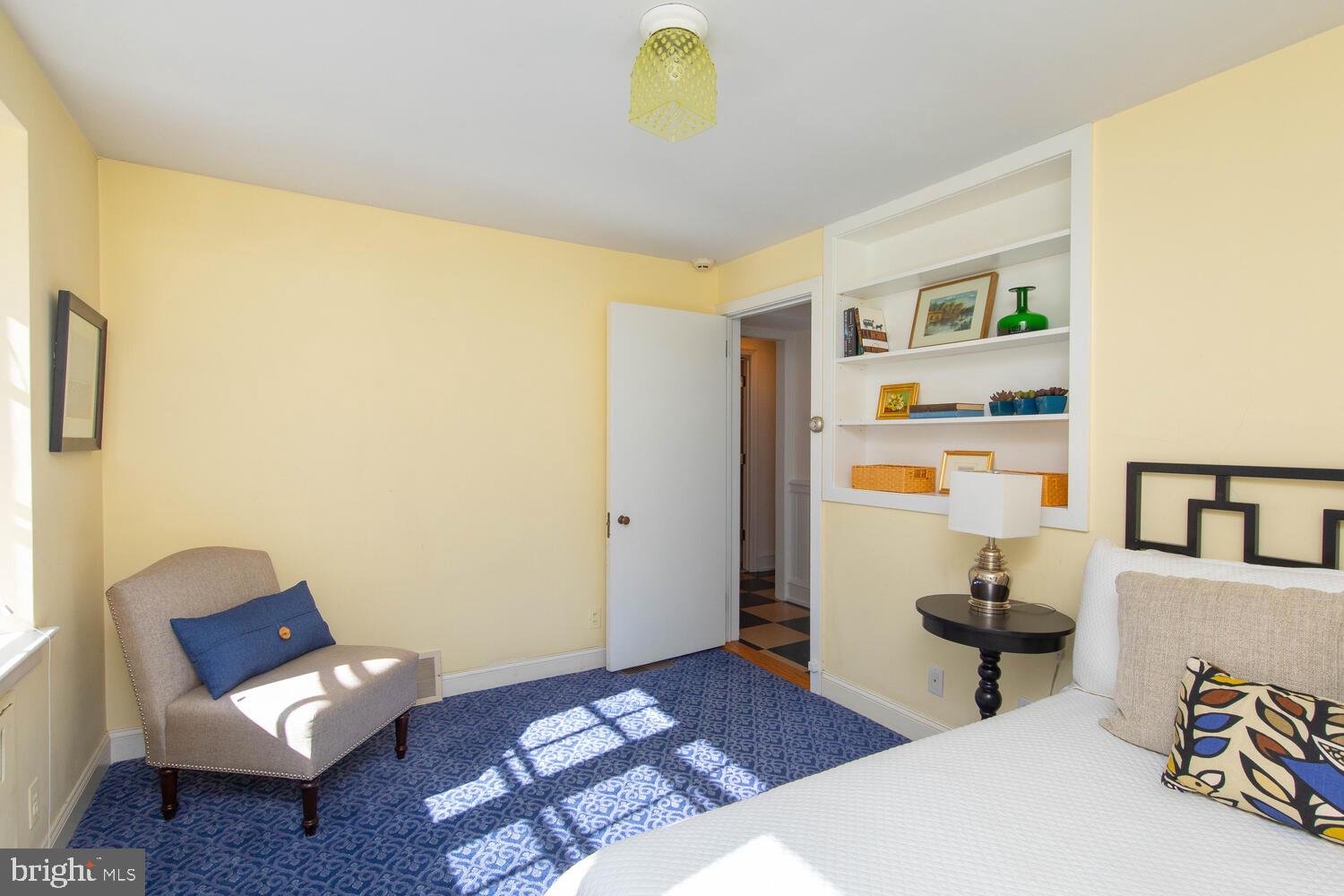 EAST FALLS - Residential