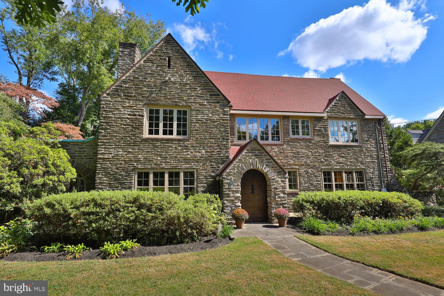 EAST FALLS - Residential