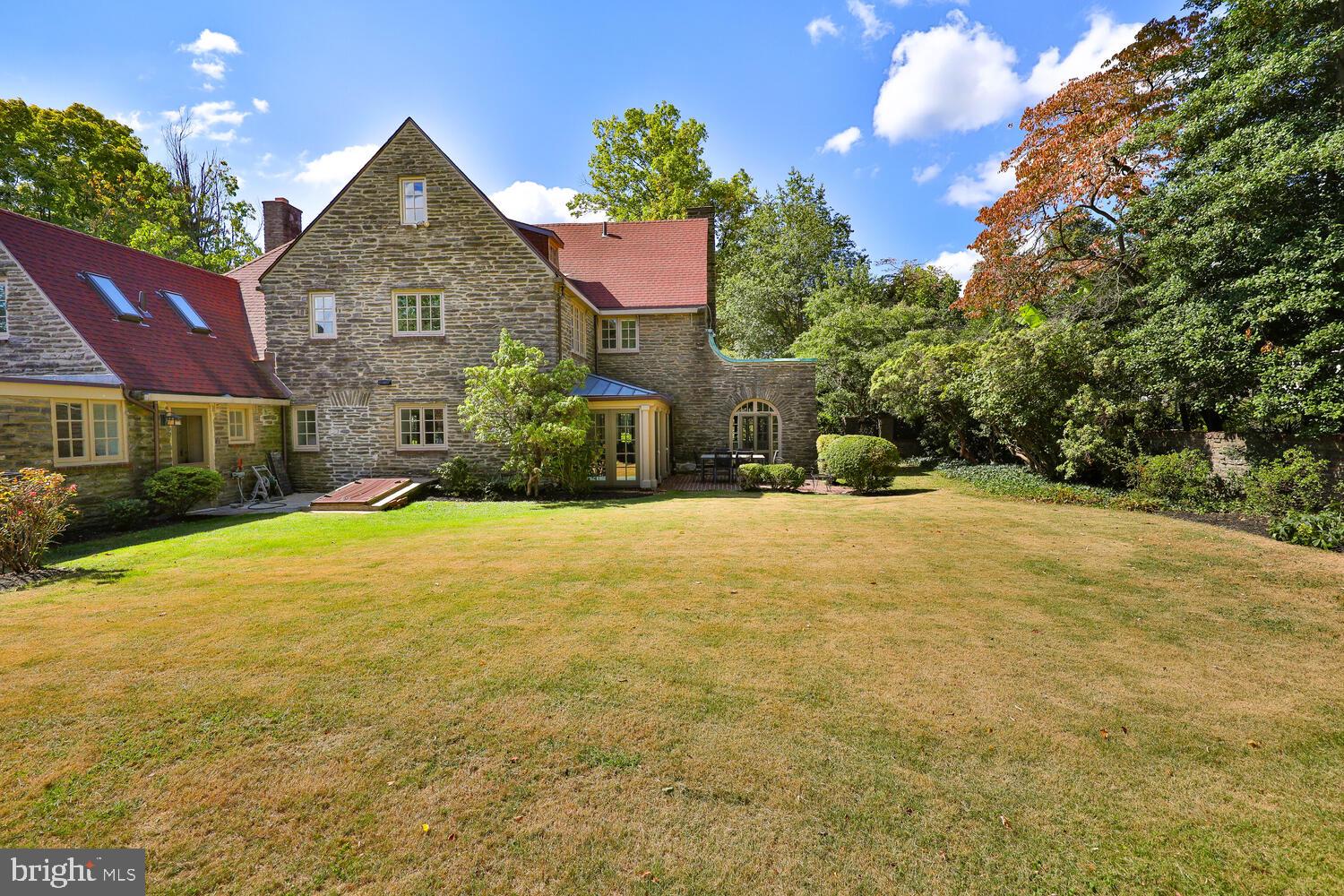 EAST FALLS - Residential