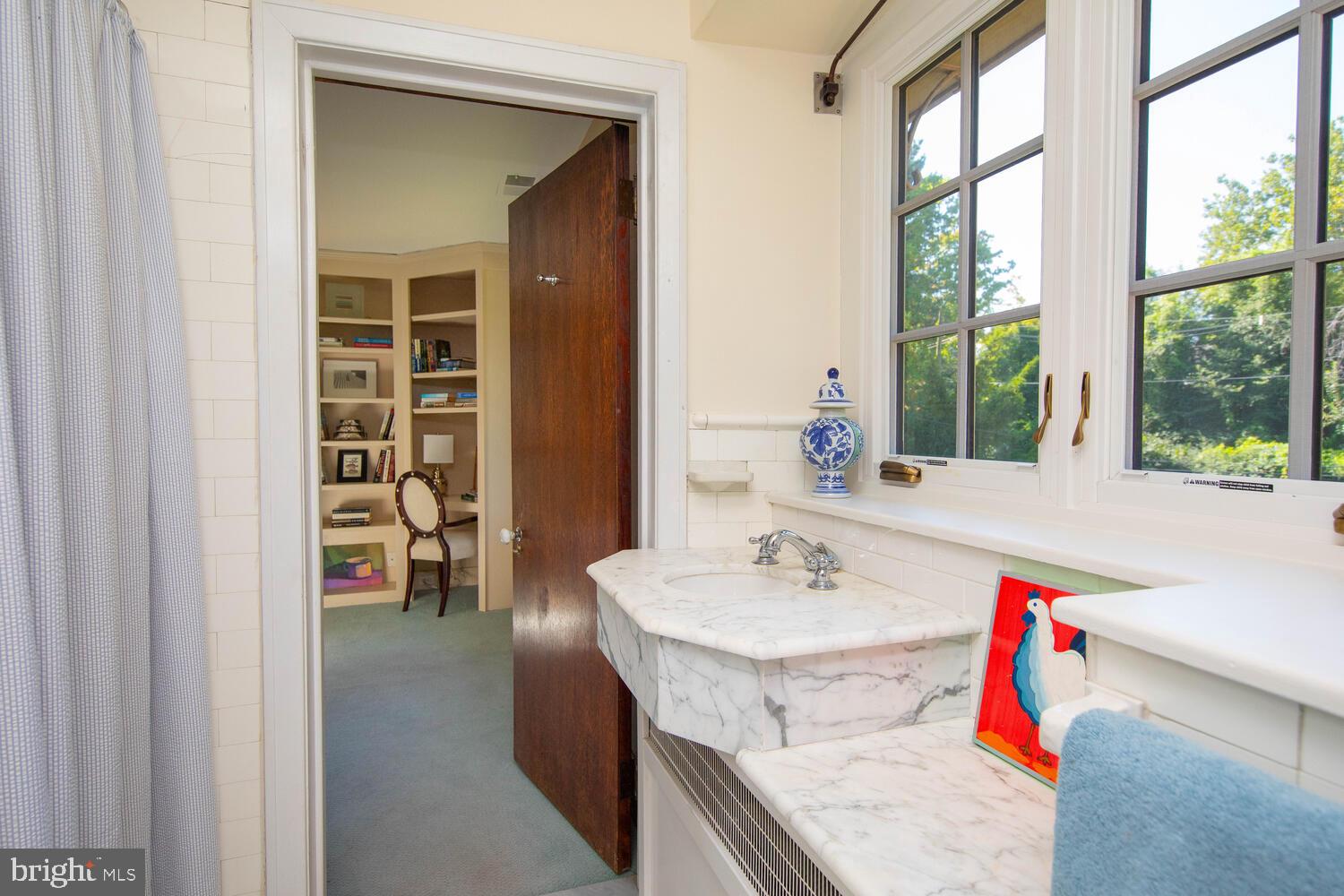 EAST FALLS - Residential