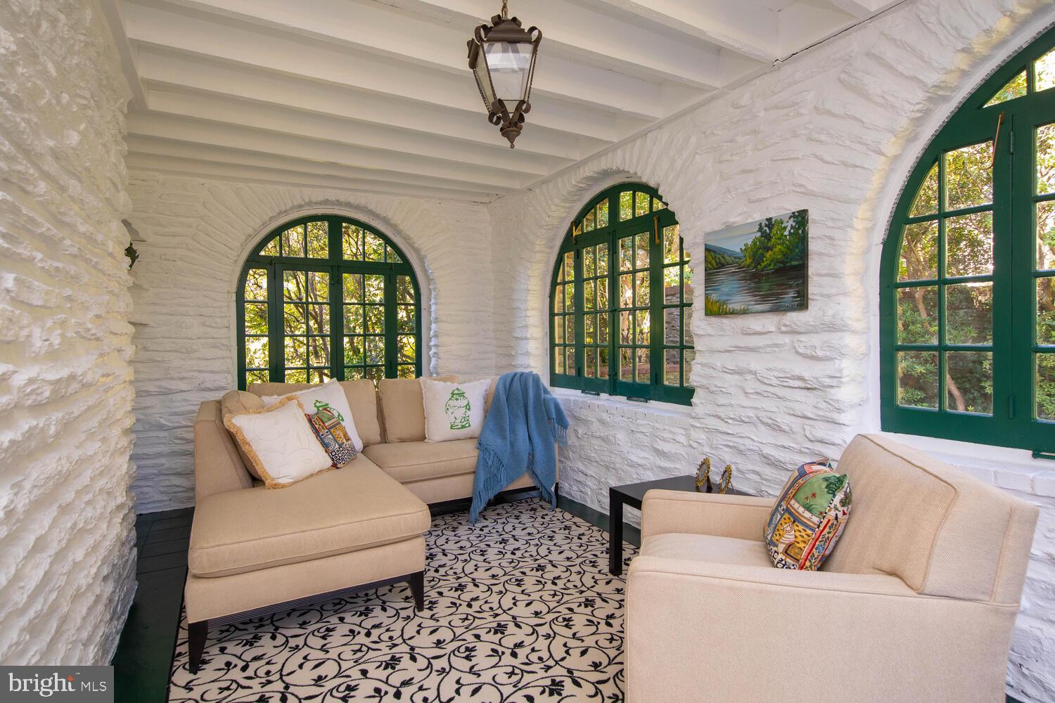 EAST FALLS - Residential