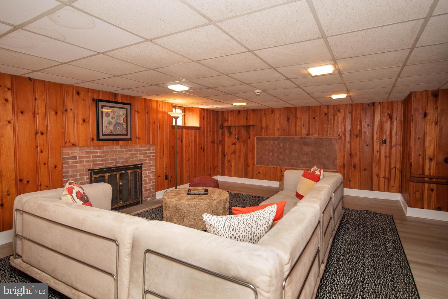 EAST FALLS - Residential