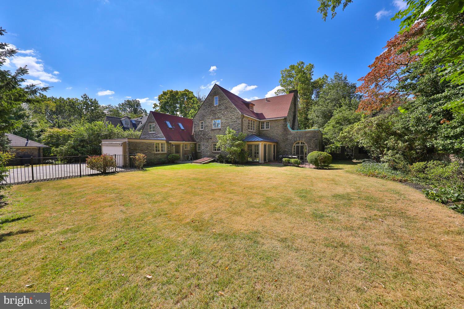 EAST FALLS - Residential