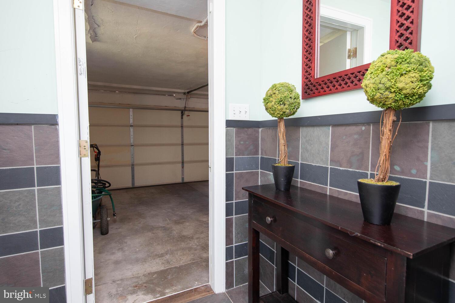 EAST FALLS - Residential