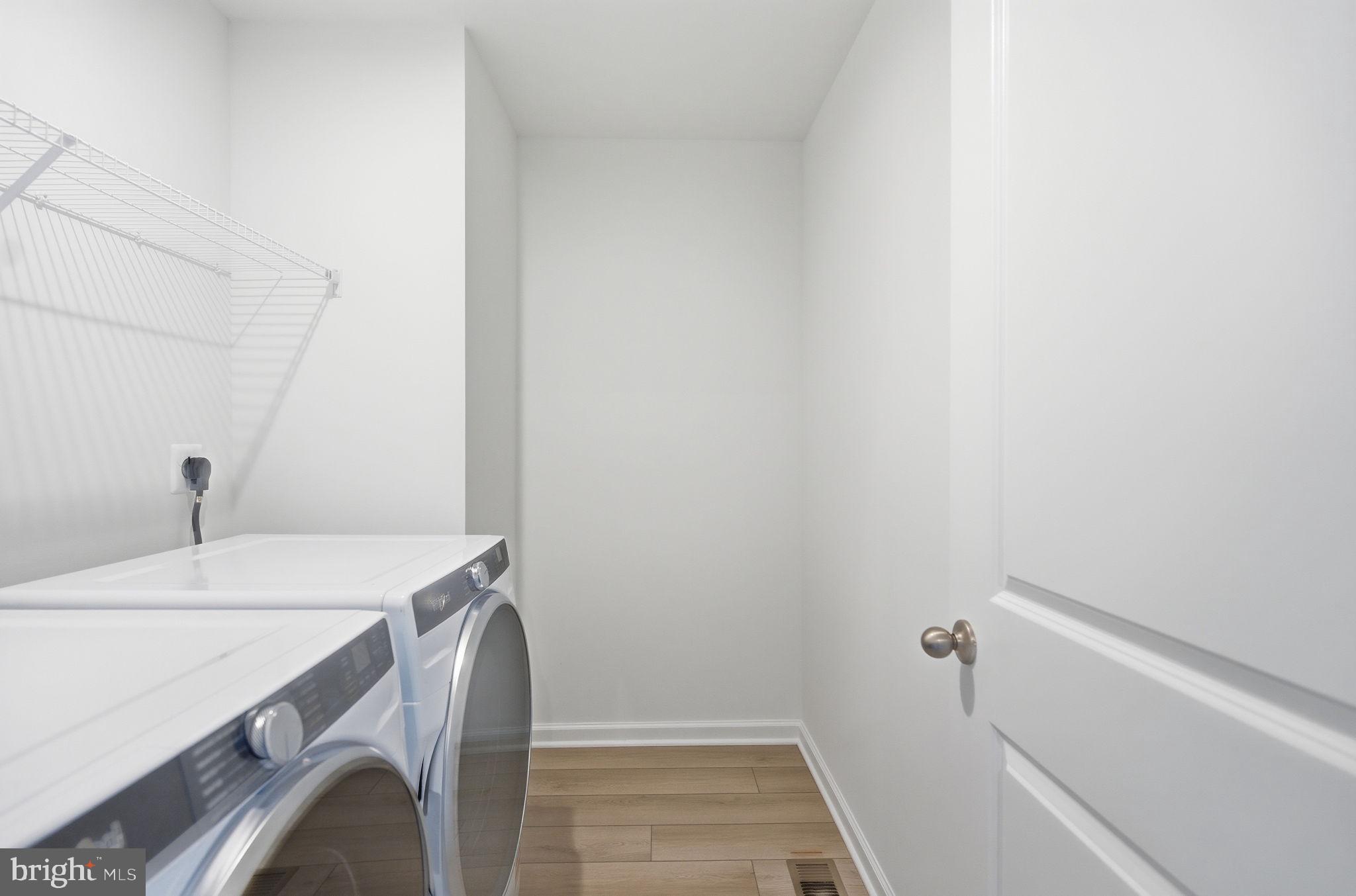 KING'S CROSSING - Residential