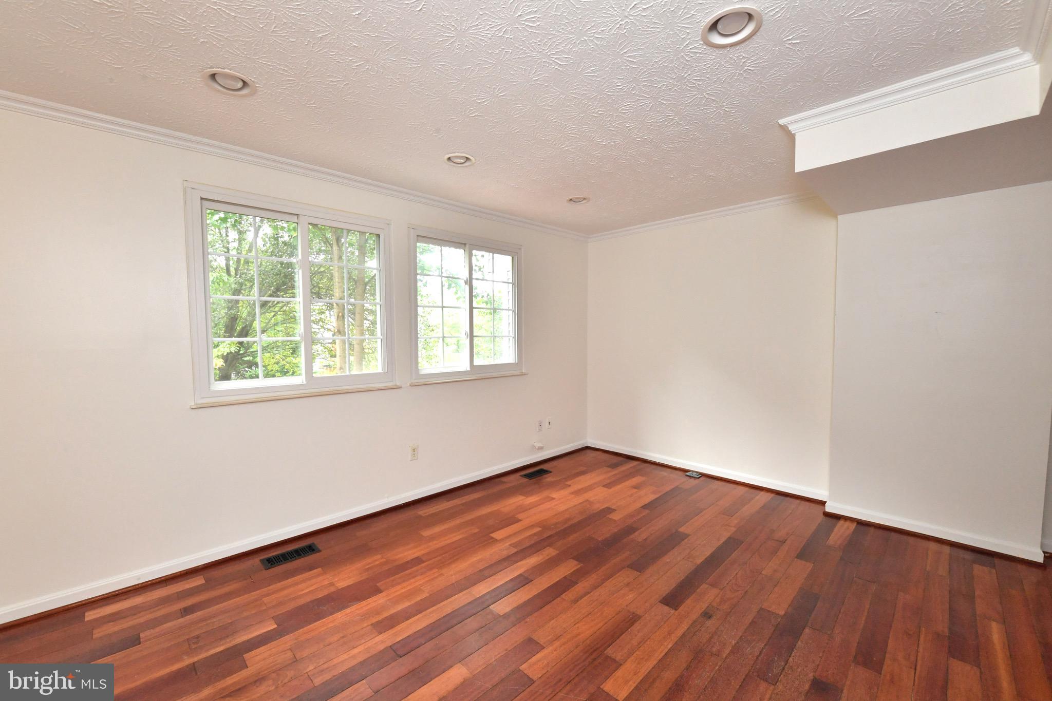 RESTON - Residential Lease