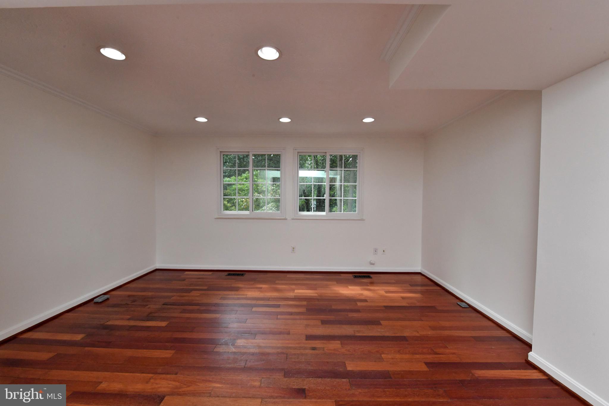 RESTON - Residential Lease