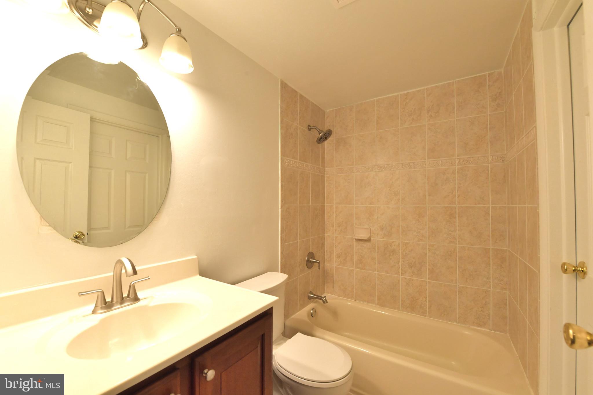 RESTON - Residential Lease