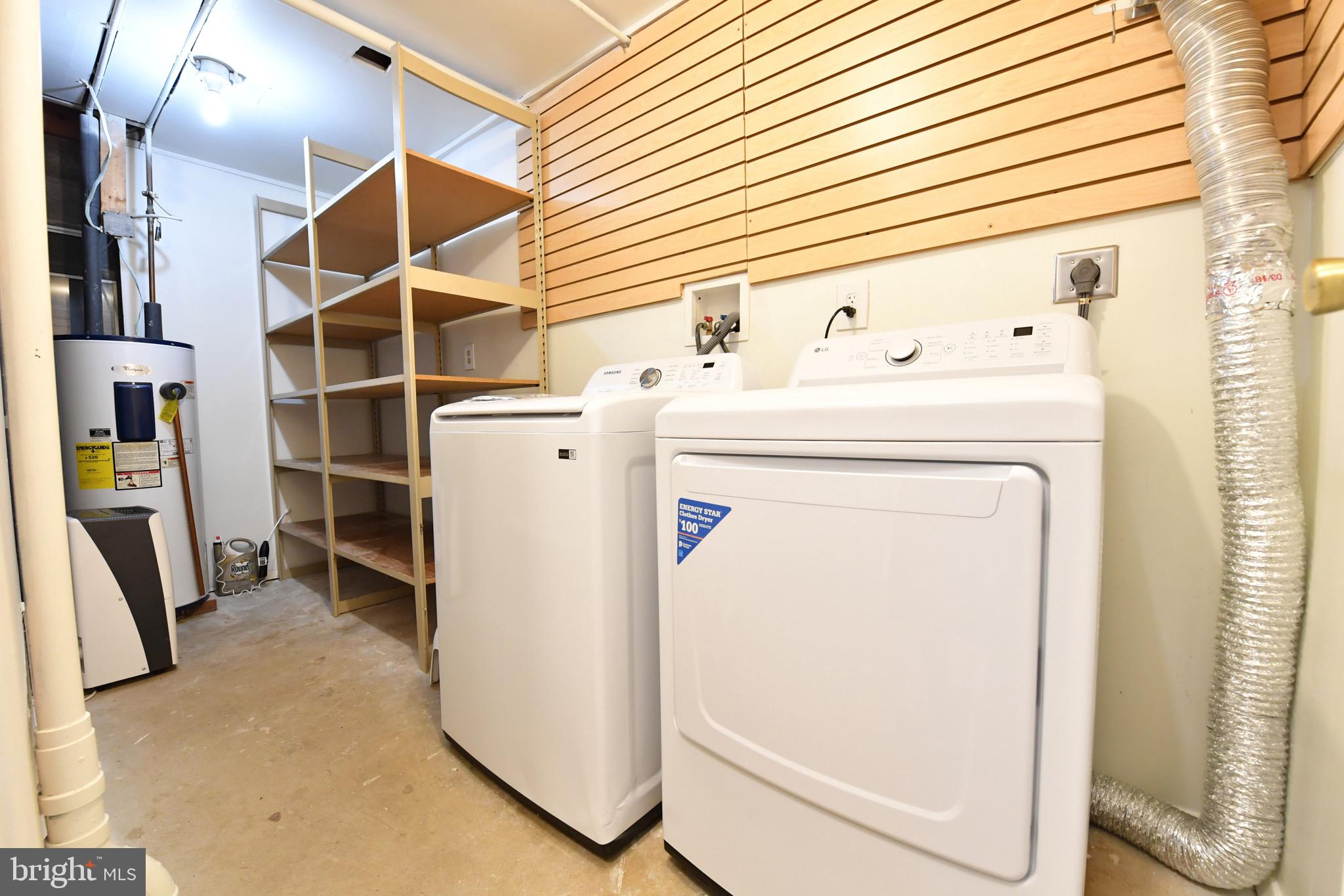 RESTON - Residential Lease