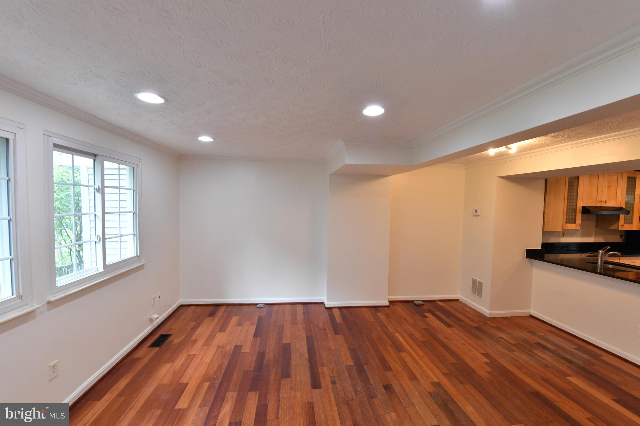 RESTON - Residential Lease