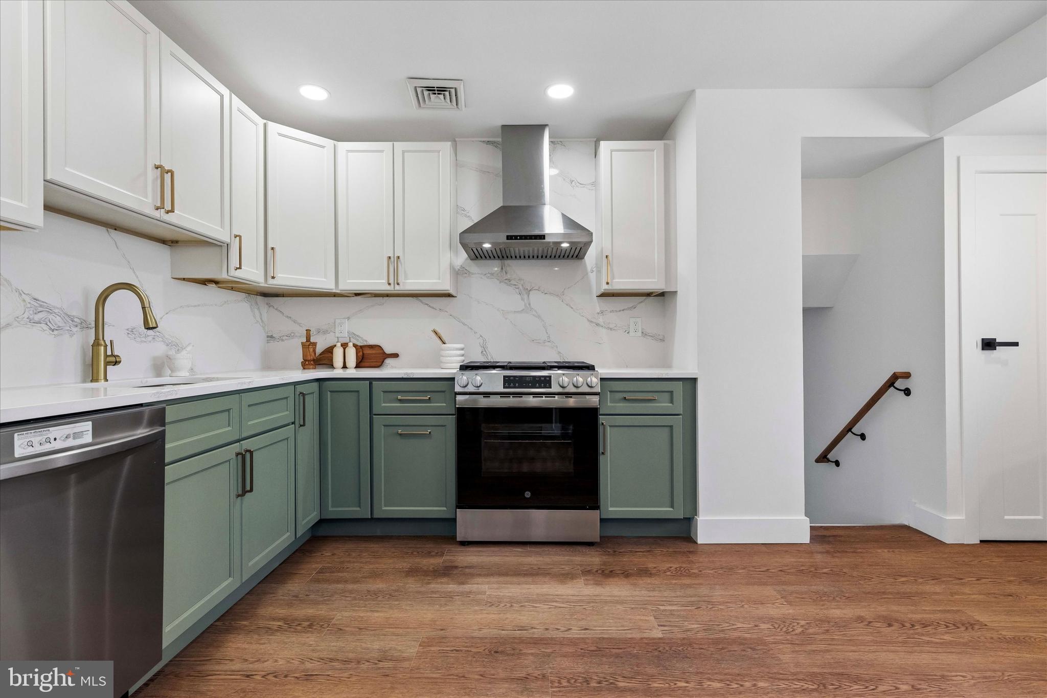 HILLCREST FARMS - Residential