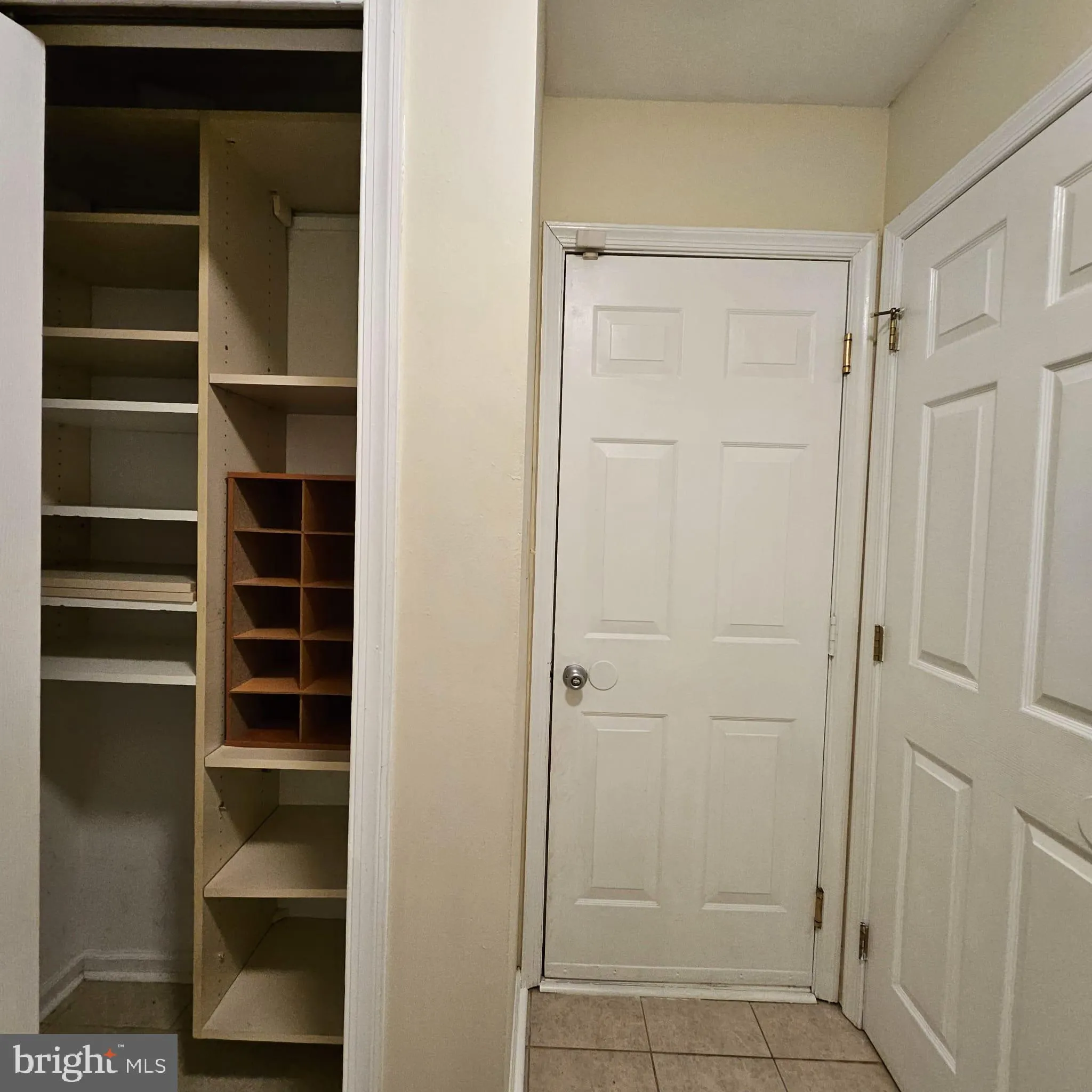 Princeton, New Jersey 08540, United States, 2 Bedrooms Bedrooms, ,2 BathroomsBathrooms,Residential,Contingent,117203