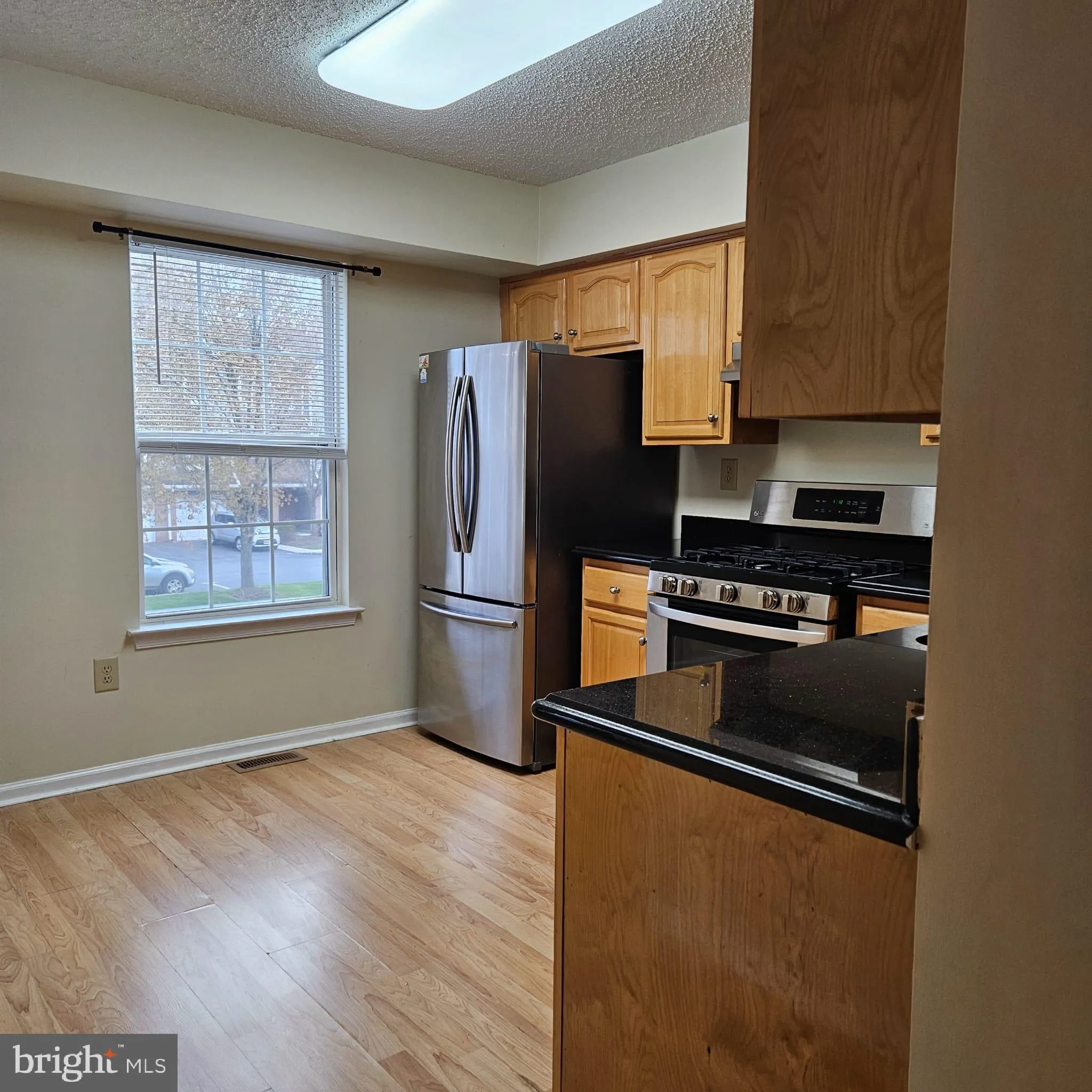 Princeton, New Jersey 08540, United States, 2 Bedrooms Bedrooms, ,2 BathroomsBathrooms,Residential,Contingent,117203