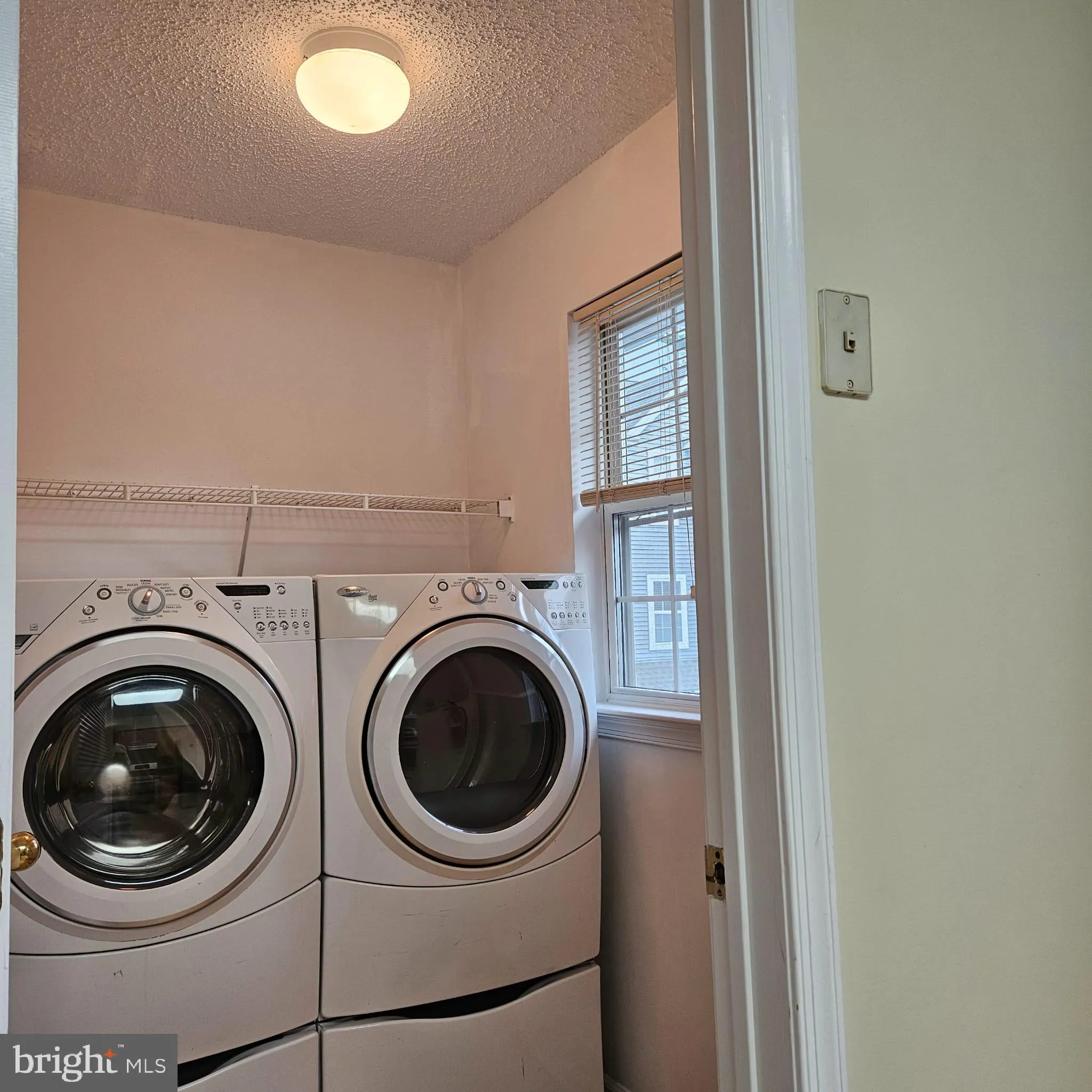 Princeton, New Jersey 08540, United States, 2 Bedrooms Bedrooms, ,2 BathroomsBathrooms,Residential,Contingent,117203