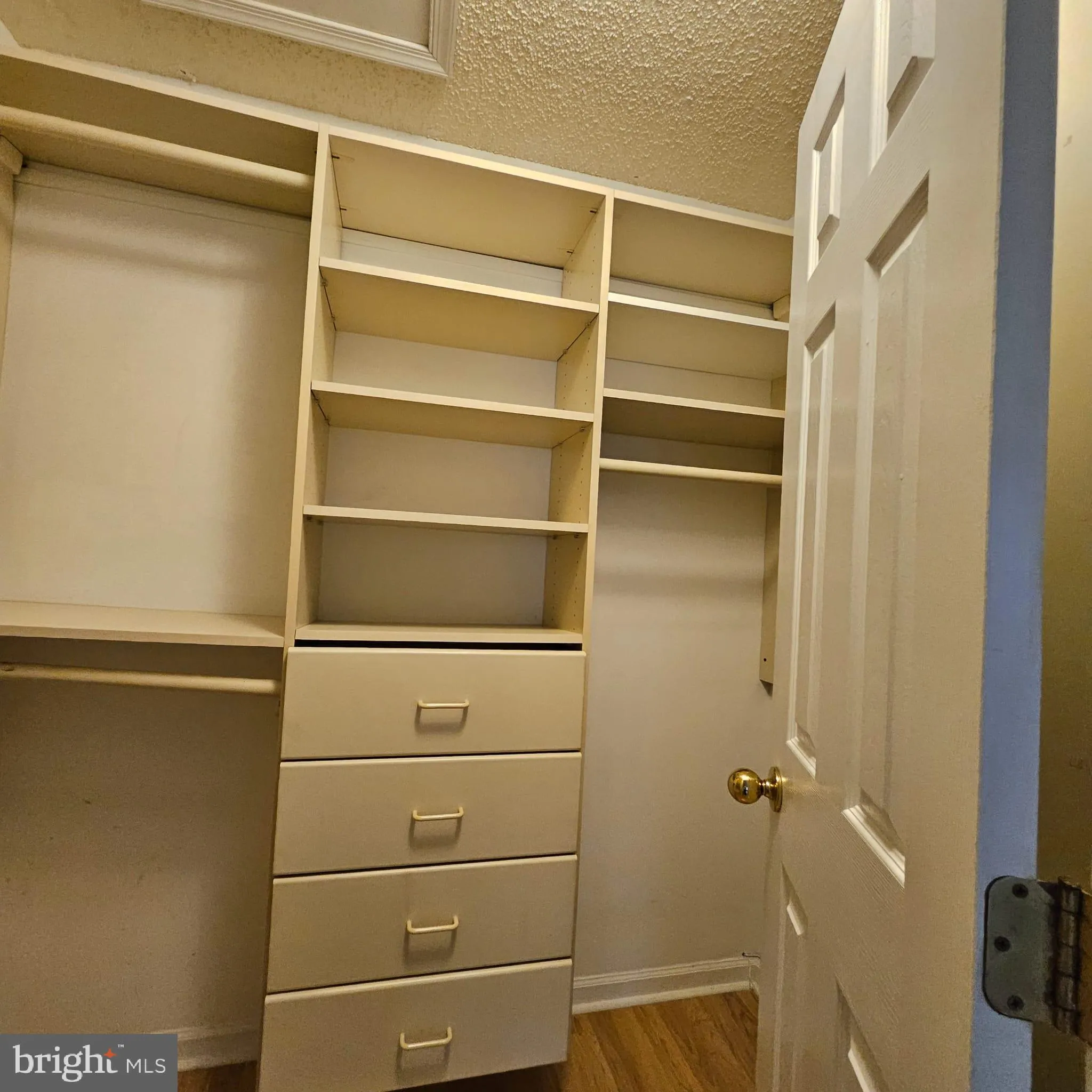 Princeton, New Jersey 08540, United States, 2 Bedrooms Bedrooms, ,2 BathroomsBathrooms,Residential,Contingent,117203